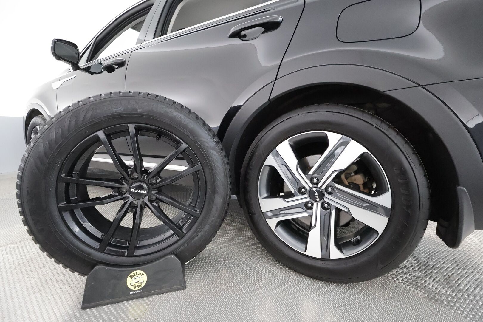 Kia Sorento 2022 2,2 CRDi AWD Business Premium DCT AT **1.Om Suomi-auto /  360° Kamera / Adapt.Vakkari / 7-Paikkainen / Koukku / BOSE** - 3,99 % KORKOTARJOUS TÄHÄN AUTOON - LED-valot / Navi / Kaistavahti / Digimittaristo / KeylessGO / 2x Renkaat