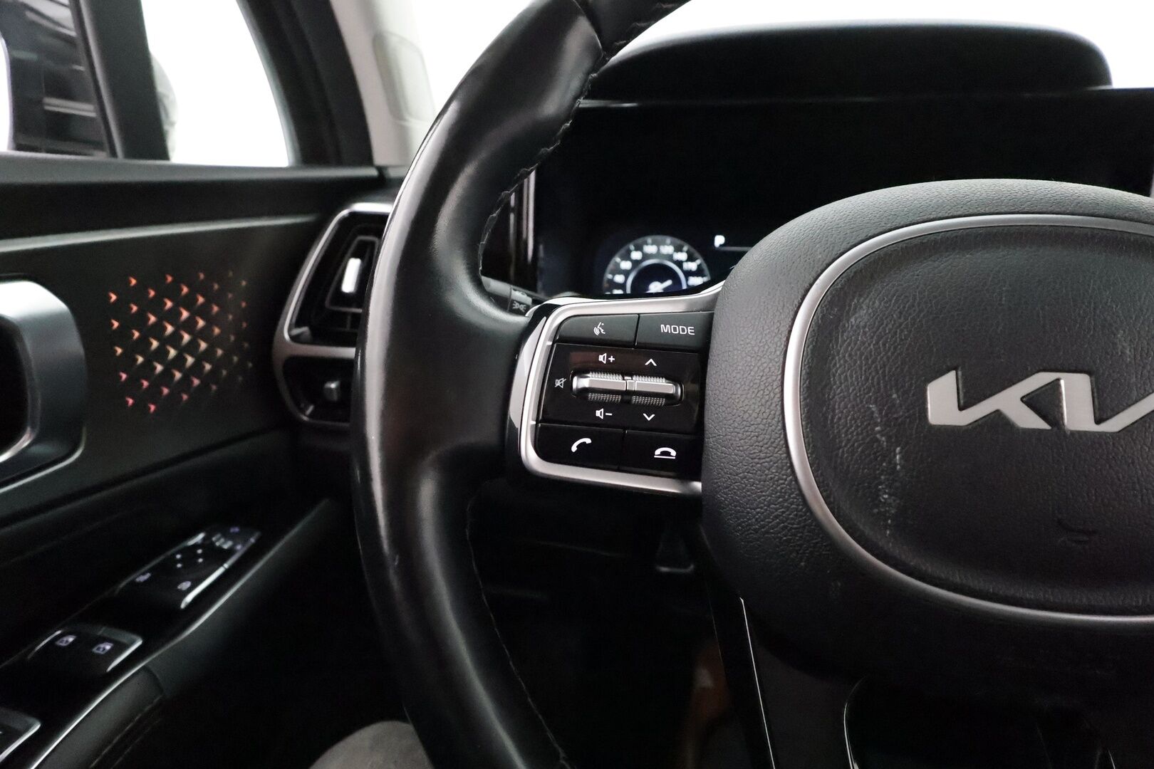 Kia Sorento 2022 2,2 CRDi AWD Business Premium DCT AT **1.Om Suomi-auto /  360° Kamera / Adapt.Vakkari / 7-Paikkainen / Koukku / BOSE** - 3,99 % KORKOTARJOUS TÄHÄN AUTOON - LED-valot / Navi / Kaistavahti / Digimittaristo / KeylessGO / 2x Renkaat