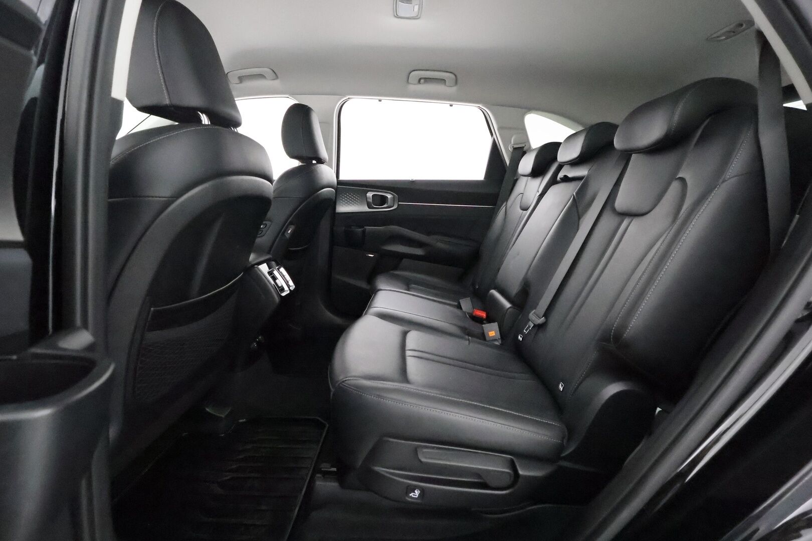 Kia Sorento 2022 2,2 CRDi AWD Business Premium DCT AT **1.Om Suomi-auto /  360° Kamera / Adapt.Vakkari / 7-Paikkainen / Koukku / BOSE** - 3,99 % KORKOTARJOUS TÄHÄN AUTOON - LED-valot / Navi / Kaistavahti / Digimittaristo / KeylessGO / 2x Renkaat