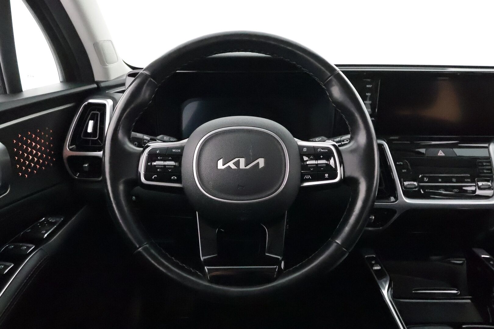 Kia Sorento 2022 2,2 CRDi AWD Business Premium DCT AT **1.Om Suomi-auto /  360° Kamera / Adapt.Vakkari / 7-Paikkainen / Koukku / BOSE** - 3,99 % KORKOTARJOUS TÄHÄN AUTOON - LED-valot / Navi / Kaistavahti / Digimittaristo / KeylessGO / 2x Renkaat