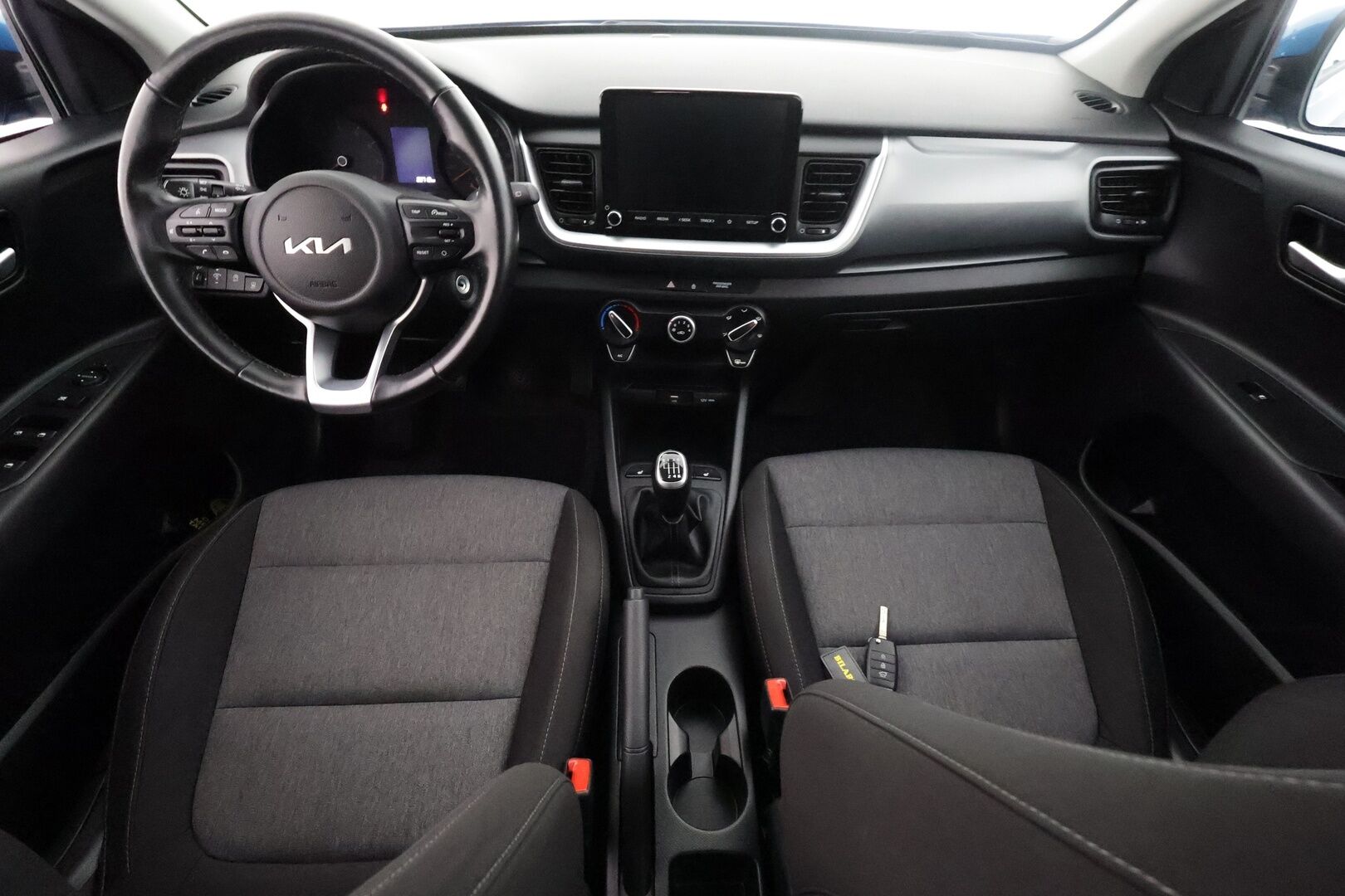 Kia Stonic 2022 1,0 T-GDI 100hv LX - | Merkkihuollettu | 1-om suomiauto | Facelift | Vakkari | Ilmastointi | Lämm. ratti | Apple & Android | Bluetooth | 2x renkaat vanteineen |