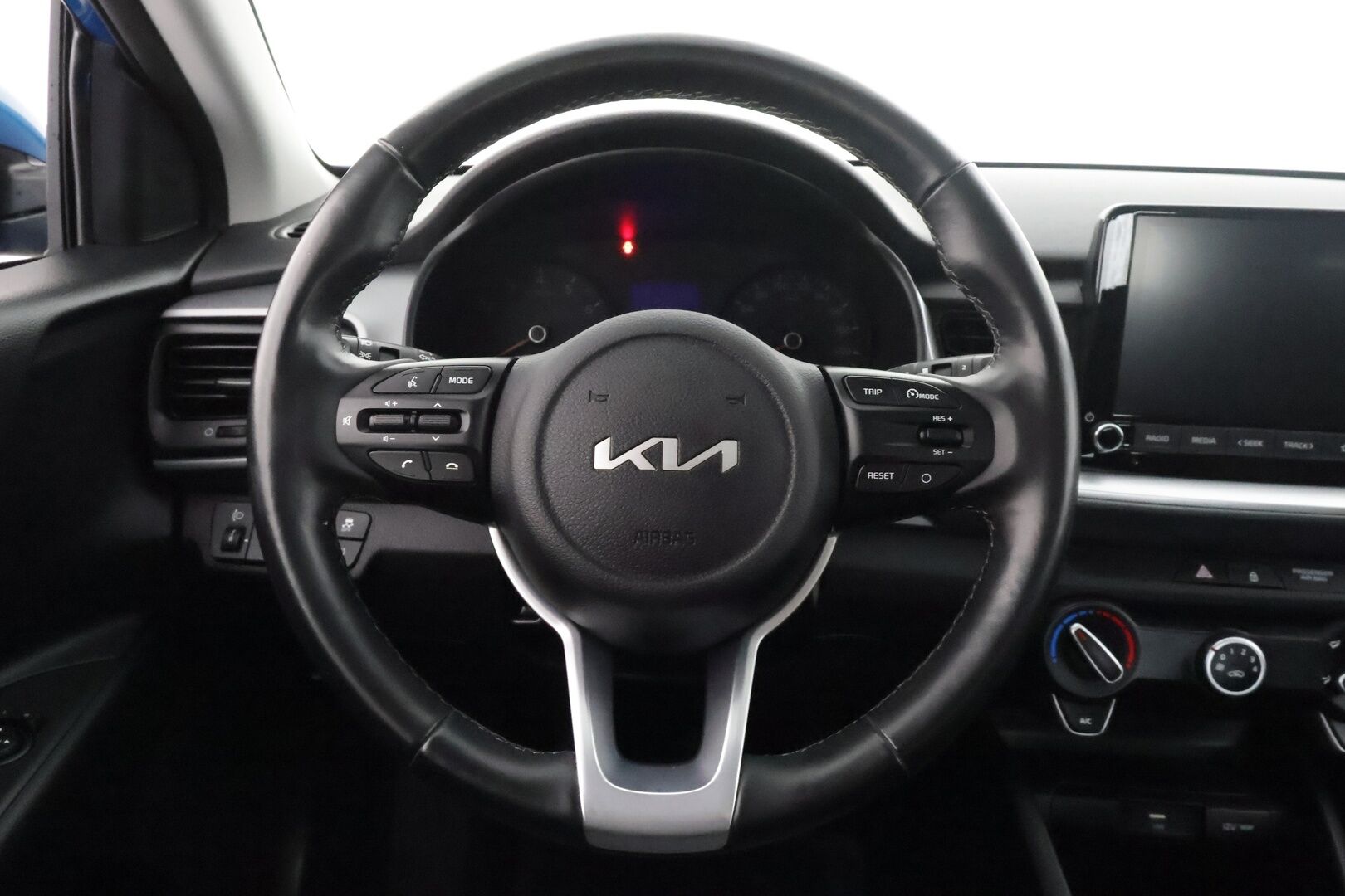 Kia Stonic 2022 1,0 T-GDI 100hv LX - | Merkkihuollettu | 1-om suomiauto | Facelift | Vakkari | Ilmastointi | Lämm. ratti | Apple & Android | Bluetooth | 2x renkaat vanteineen |