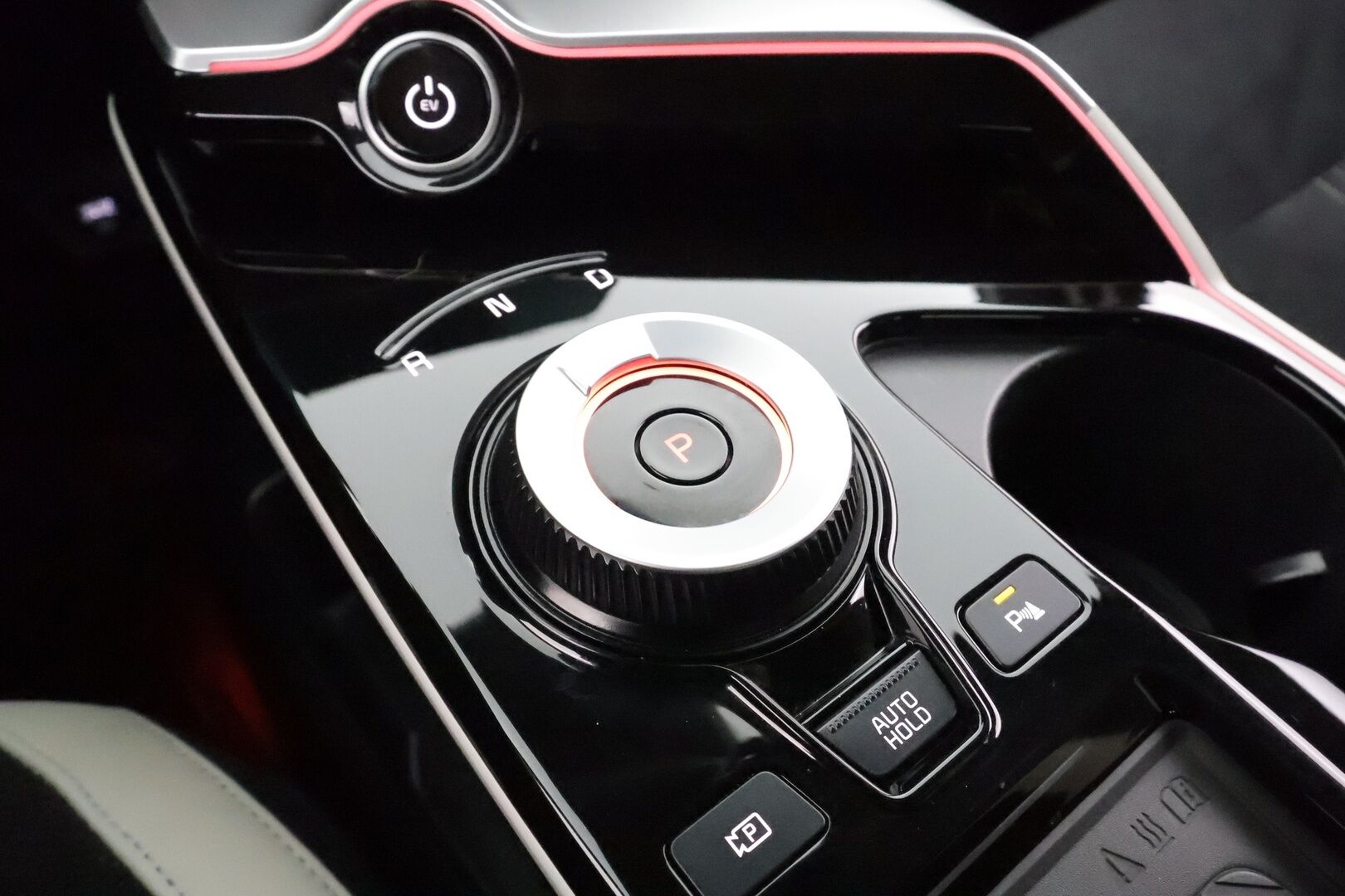 Kia EV6 2022 GT-Line AWD 77 kWh 325 hv * ACC / HUD / ILP / Meridian / P.kamera / Adapt.LED / Muistipenkki / Koukku / Ilmastoidut penkit * - Suomi-auto / Kahdet renkaat aluvanteilla / Merkkihuollettu / Juuri huollettu - HULLUT BLACKWEEK JATKOT - KORKOTARJOUS 2,49%