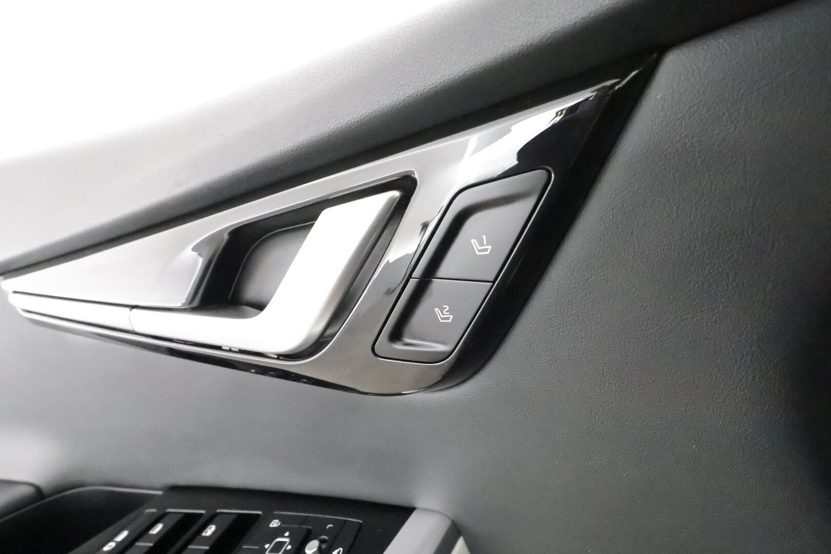 Kia EV6 2022 GT-Line AWD 77 kWh 325 hv * ACC / HUD / ILP / Meridian / P.kamera / Adapt.LED / Muistipenkki / Koukku / Ilmastoidut penkit * - Suomi-auto / Kahdet renkaat aluvanteilla / Merkkihuollettu / Juuri huollettu - HULLUT BLACKWEEK JATKOT - KORKOTARJOUS 2,49%