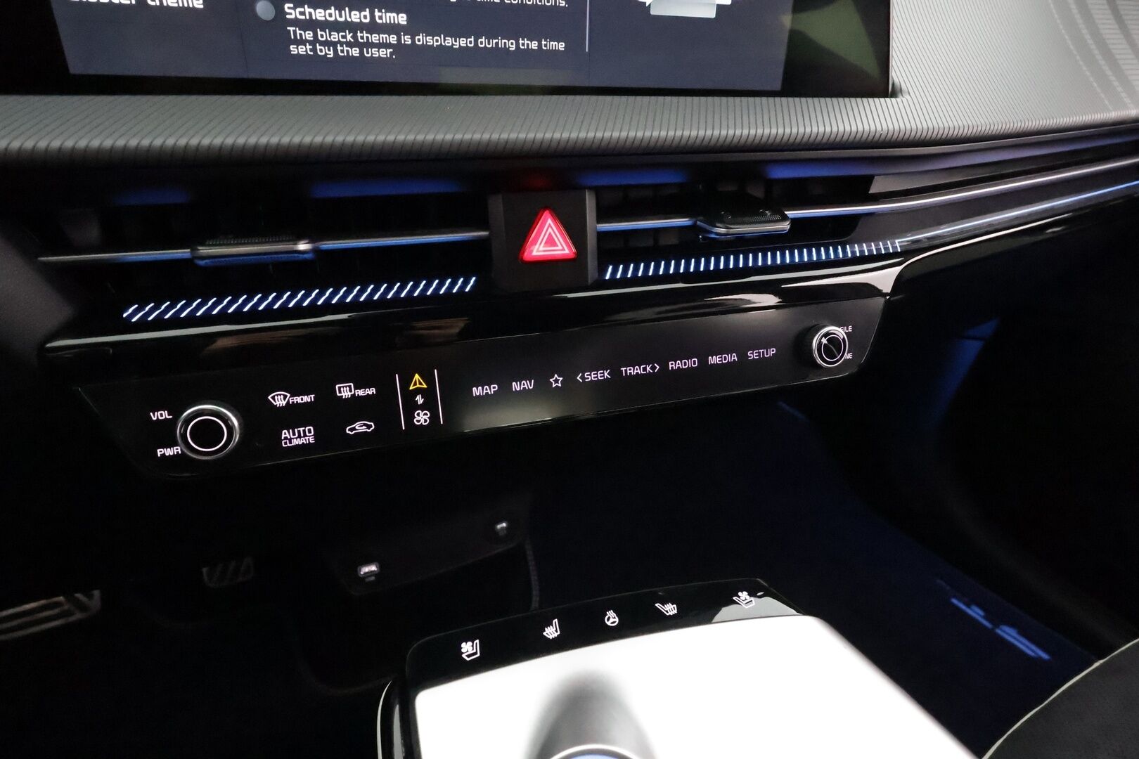 Kia EV6 2022 GT-Line AWD 77 kWh 325 hv * ACC / ILP / Muistipenkki / P.kamera / Koukku / Ilmastoidut penkit / Adapt.LED / Navi * - 1.Om Suomi-auto / Akku kuntotarkastettu / Kahdet renkaat aluvanteilla / Merkkihuollettu