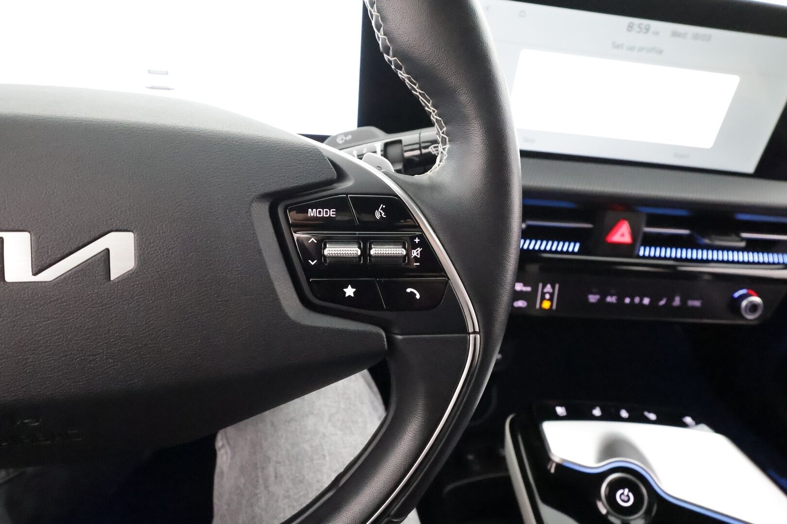 Kia EV6 2022 GT-Line AWD 77 kWh 325 hv * ACC / ILP / Muistipenkki / P.kamera / Koukku / Ilmastoidut penkit / Adapt.LED / Navi * - 1.Om Suomi-auto / Akku kuntotarkastettu / Kahdet renkaat aluvanteilla / Merkkihuollettu