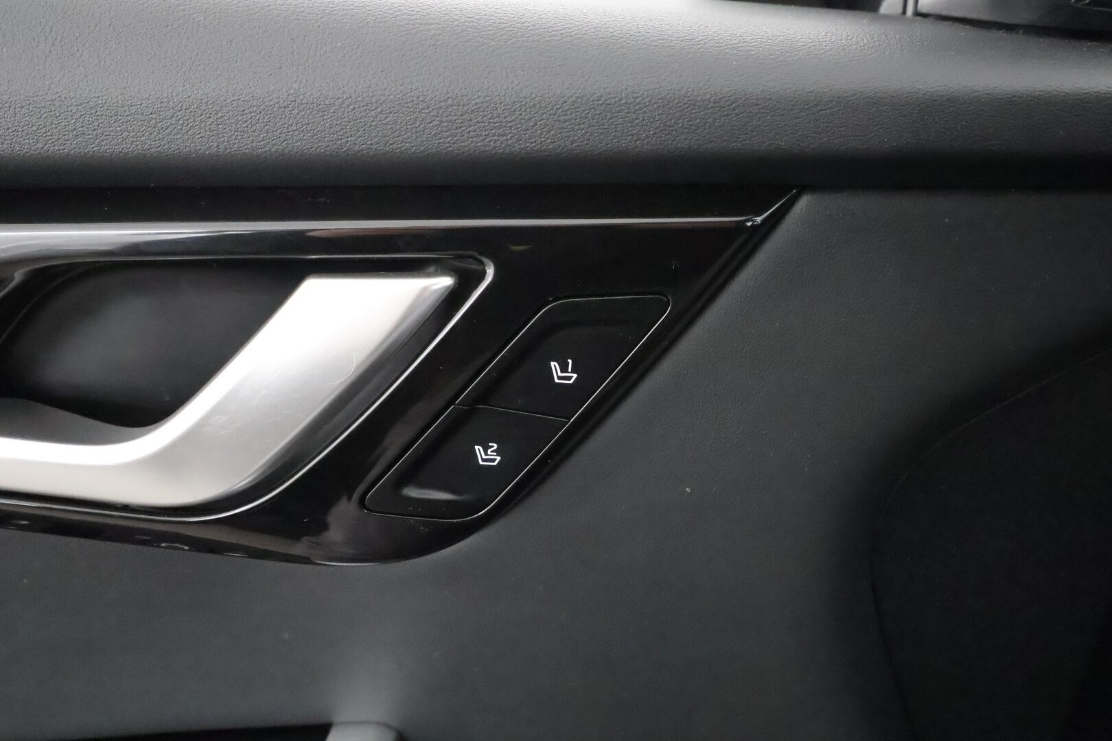 Kia EV6 2022 GT-Line AWD 77 kWh 325 hv * ACC / ILP / Muistipenkki / P.kamera / Koukku / Ilmastoidut penkit / Adapt.LED / Navi * - 1.Om Suomi-auto / Akku kuntotarkastettu / Kahdet renkaat aluvanteilla / Merkkihuollettu