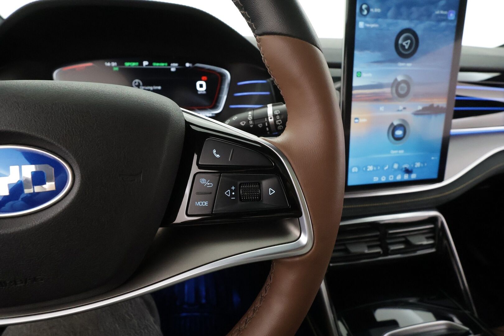 BYD Tang 2022 109kWh, AWD 7-P  * ACC / 360° / Panorama / Koukku / Muistipenkki / Dirac / Ilmastoidut nahat / KeylessGo / Navi / LED / Uudet kesä- ja talvirenkaat * - Kahdet uudet renkaat aluvanteilla / Merkkihuollettu - HULLUT AVAJAISHULINAT KORKOTARJOUS 3,29 %