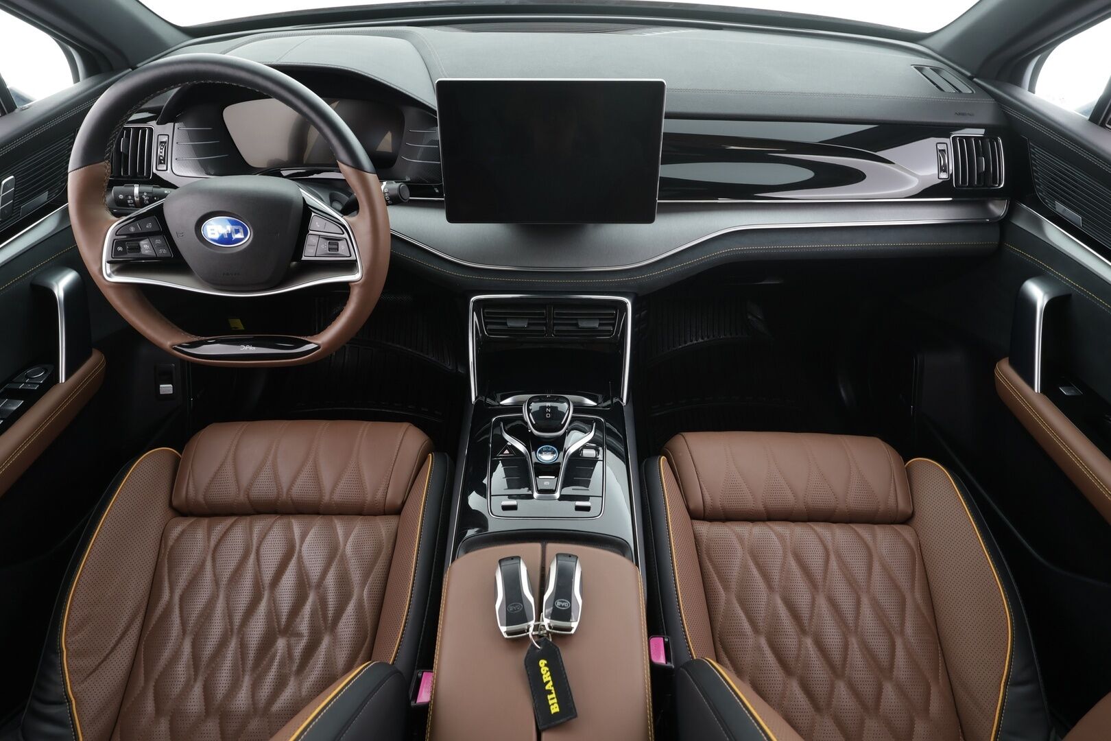 BYD Tang 2022 109kWh, AWD 7-P  * ACC / 360° / Panorama / Koukku / Muistipenkki / Dirac / Ilmastoidut nahat / KeylessGo / Navi / LED / Uudet kesä- ja talvirenkaat * - Kahdet uudet renkaat aluvanteilla / Merkkihuollettu - HULLUT AVAJAISHULINAT KORKOTARJOUS 3,29 %