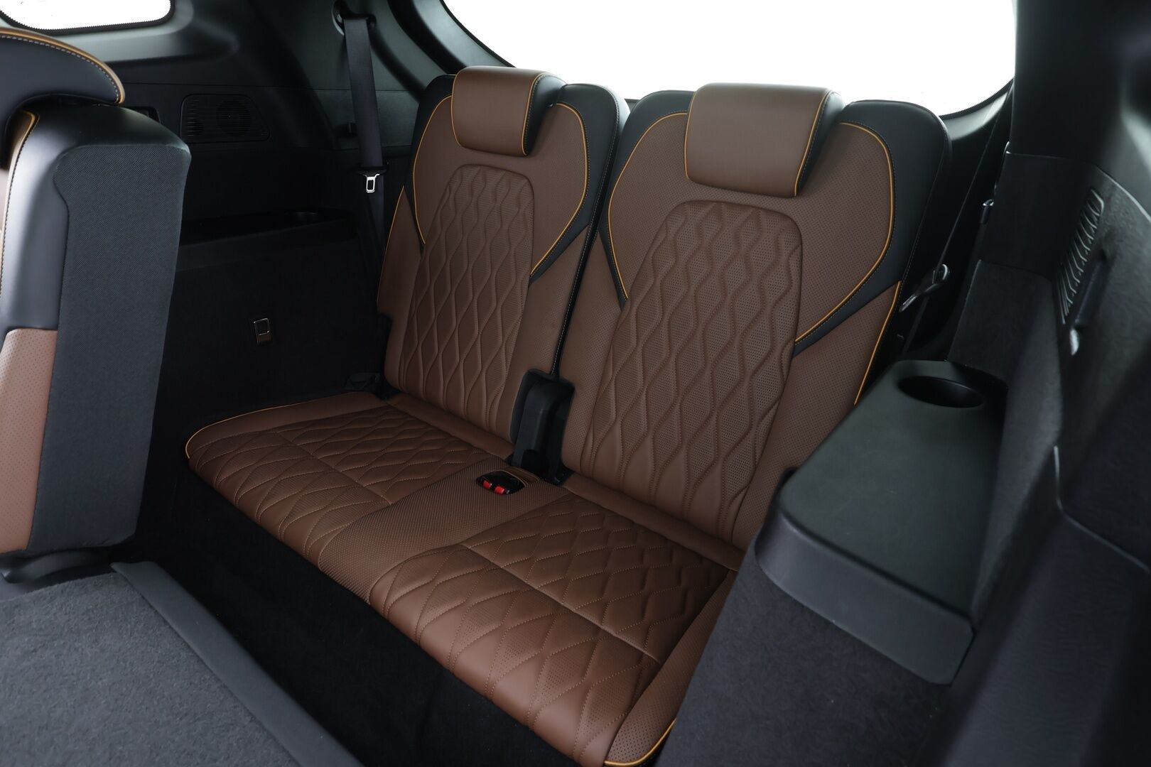 BYD Tang 2022 109kWh, AWD 7-P  * ACC / 360° / Panorama / Koukku / Muistipenkki / Dirac / Ilmastoidut nahat / KeylessGo / Navi / LED / Uudet kesä- ja talvirenkaat * - Kahdet uudet renkaat aluvanteilla / Merkkihuollettu - HULLUT AVAJAISHULINAT KORKOTARJOUS 3,29 %