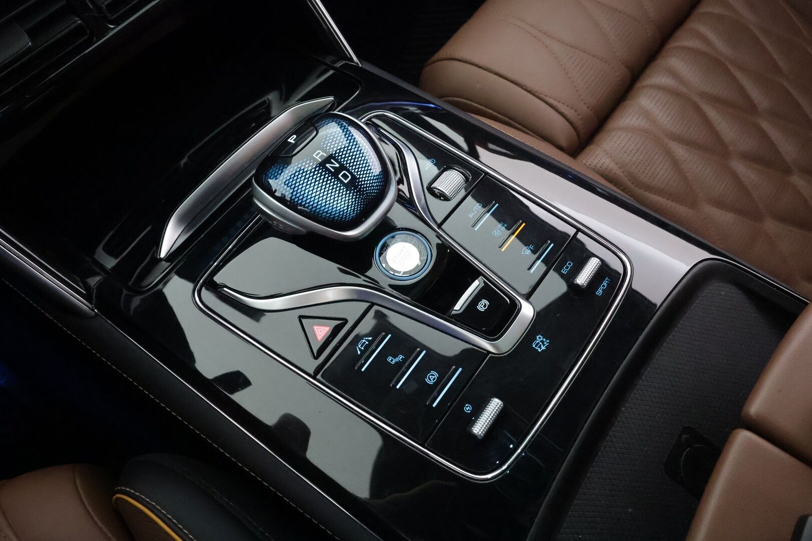 BYD Tang 2022 109kWh, AWD 7-P  * ACC / 360° / Panorama / Koukku / Muistipenkki / Dirac / Ilmastoidut nahat / KeylessGo / Navi / LED / Uudet kesä- ja talvirenkaat * - Kahdet uudet renkaat aluvanteilla / Merkkihuollettu - HULLUT AVAJAISHULINAT KORKOTARJOUS 3,29 %