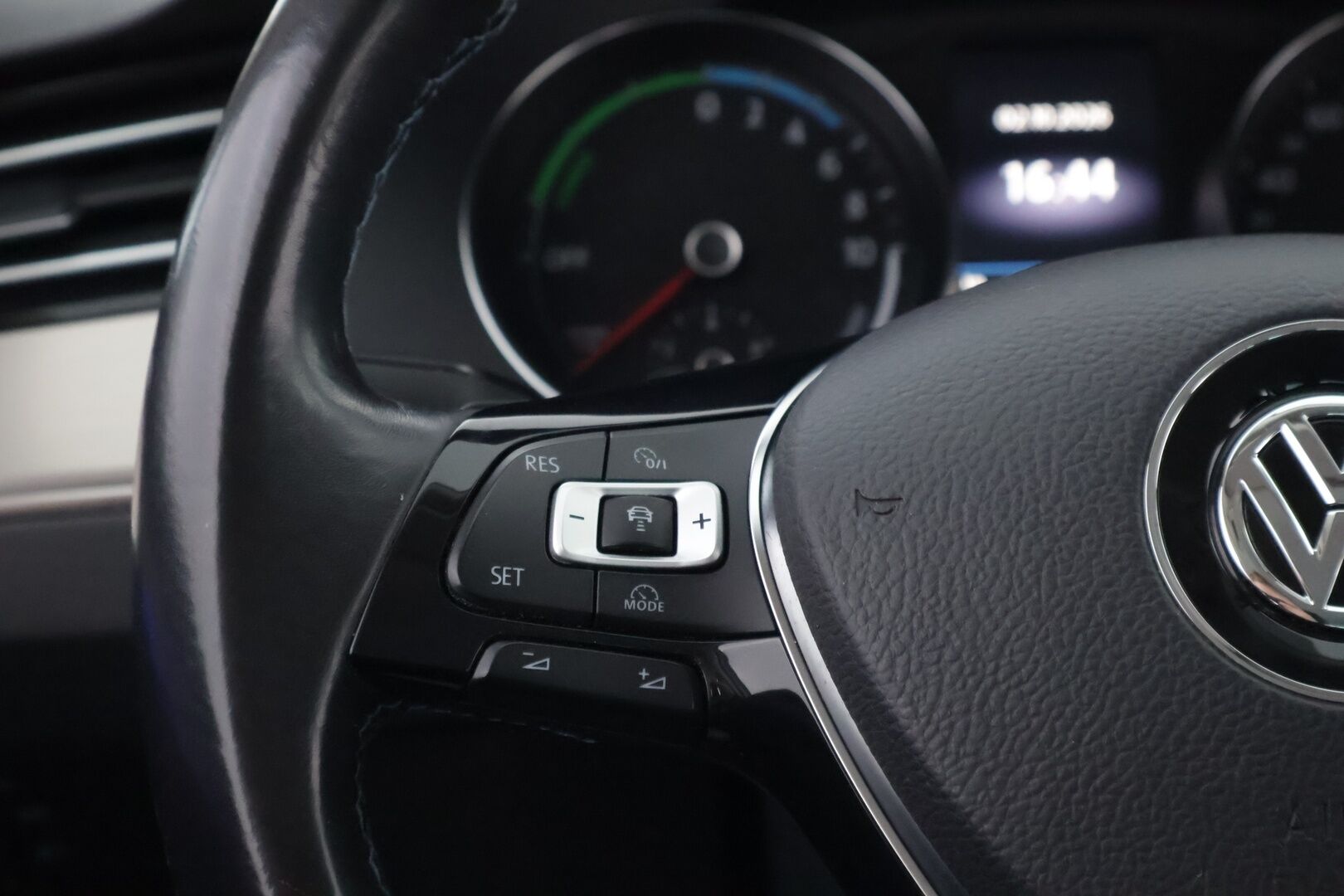 VOLKSWAGEN PASSAT 2018 Variant GTE Plug-In Hybrid 160 kW (218 hv) DSG-automaatti - Facelift | Vetokoukku | Adapt.Vakkari | Peruutuskamera | LED | Apple&Android | Nahka-Alcantara ergoComfort | Lisälämmitin | Juuri tullut Tampereelle!