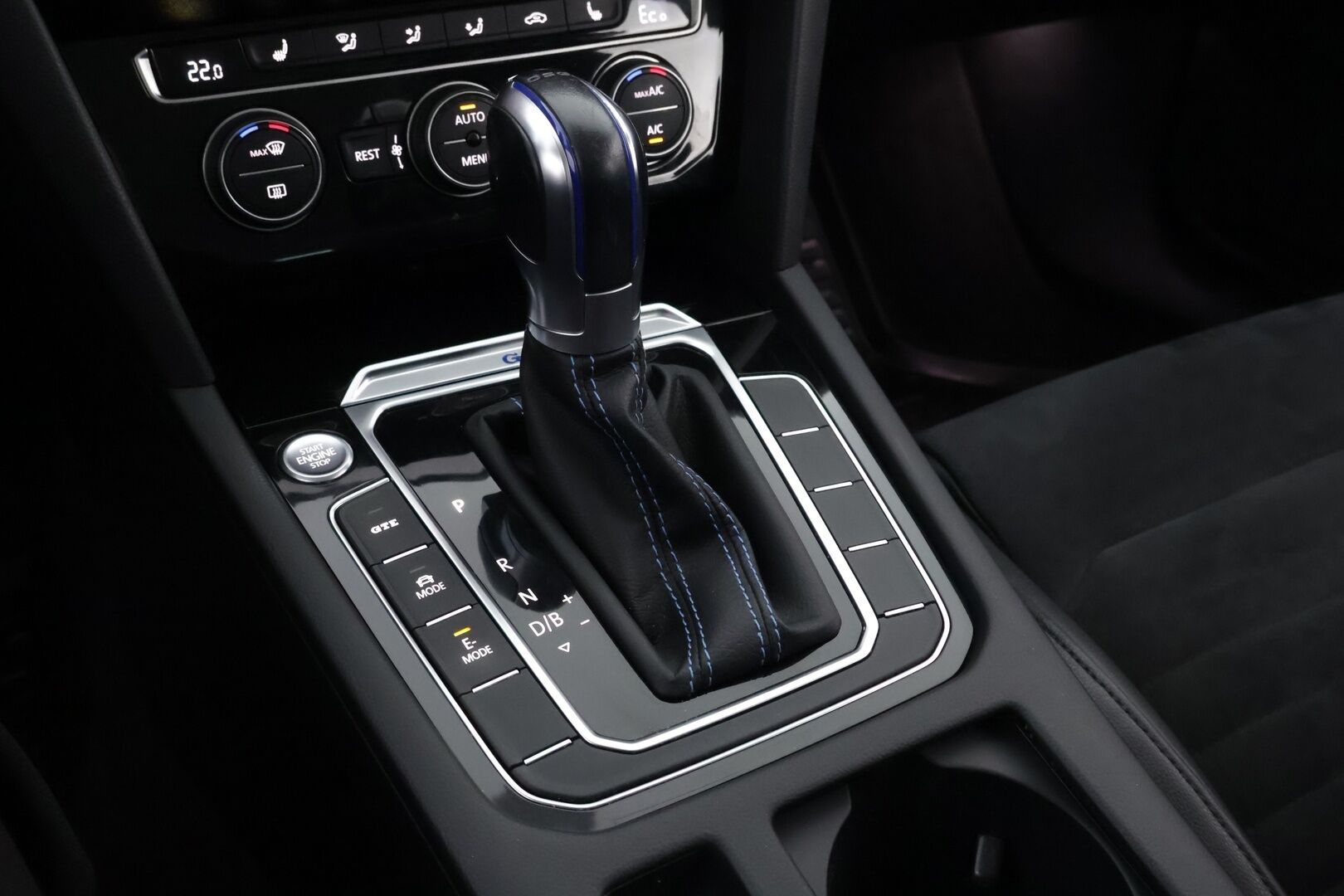 VOLKSWAGEN PASSAT 2018 Variant GTE Plug-In Hybrid 160 kW (218 hv) DSG-automaatti - Facelift | Vetokoukku | Adapt.Vakkari | Peruutuskamera | LED | Apple&Android | Nahka-Alcantara ergoComfort | Lisälämmitin | Juuri tullut Tampereelle!