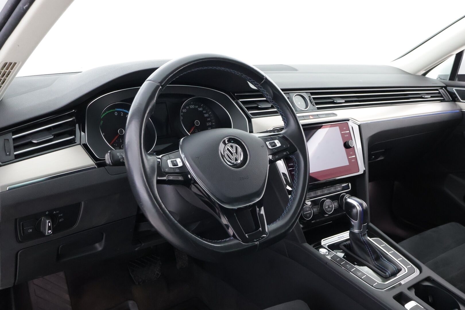 VOLKSWAGEN PASSAT 2018 Variant GTE Plug-In Hybrid 160 kW (218 hv) DSG-automaatti - Facelift | Vetokoukku | Adapt.Vakkari | Peruutuskamera | LED | Apple&Android | Nahka-Alcantara ergoComfort | Lisälämmitin | Juuri tullut Tampereelle!