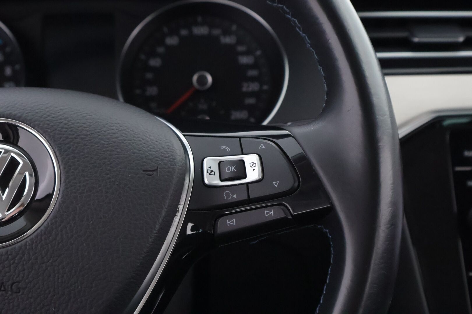 VOLKSWAGEN PASSAT 2018 Variant GTE Plug-In Hybrid 160 kW (218 hv) DSG-automaatti - Facelift | Vetokoukku | Adapt.Vakkari | Peruutuskamera | LED | Apple&Android | Nahka-Alcantara ergoComfort | Lisälämmitin | Juuri tullut Tampereelle!