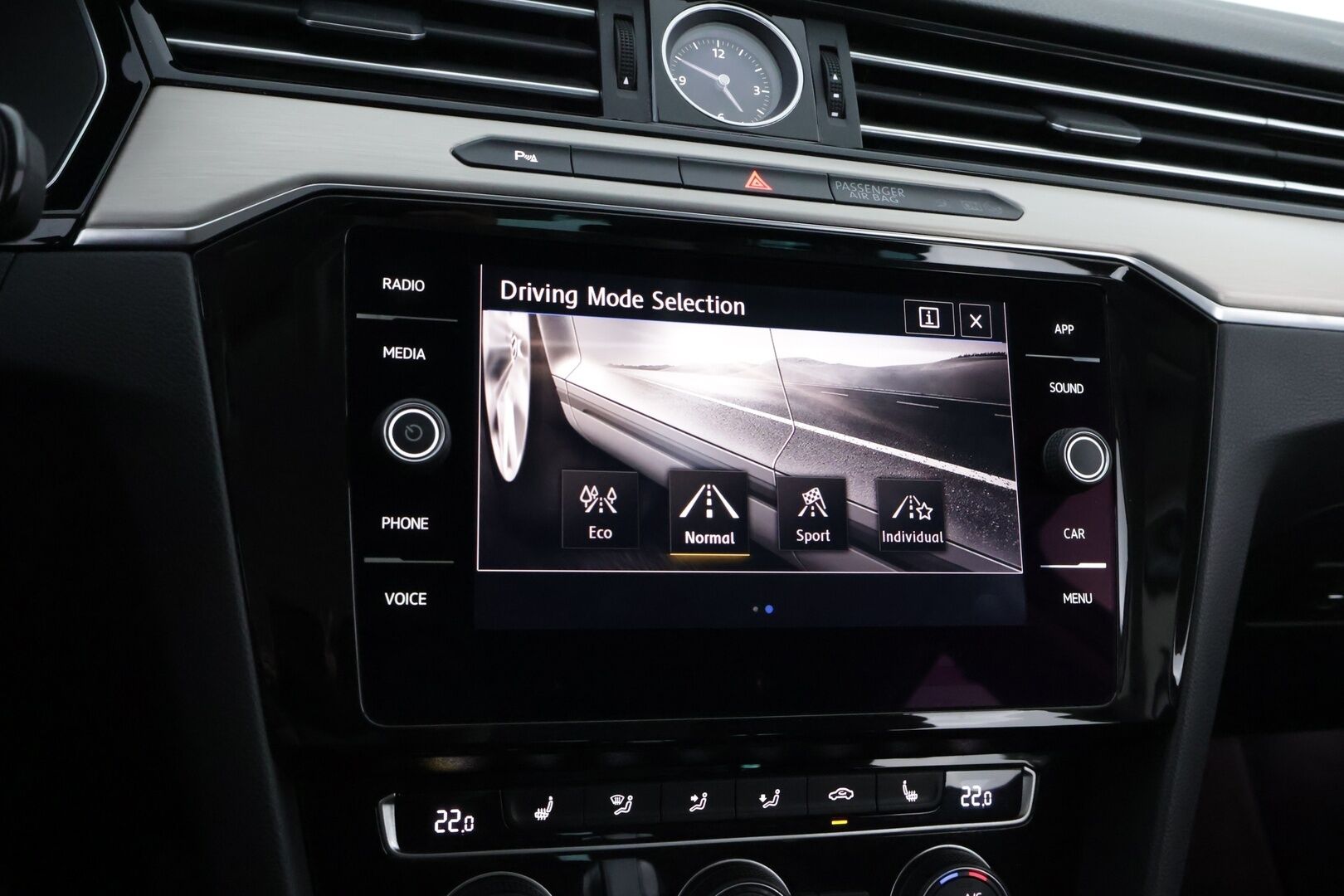 VOLKSWAGEN PASSAT 2018 Variant GTE Plug-In Hybrid 160 kW (218 hv) DSG-automaatti - Facelift | Vetokoukku | Adapt.Vakkari | Peruutuskamera | LED | Apple&Android | Nahka-Alcantara ergoComfort | Lisälämmitin | Juuri tullut Tampereelle!