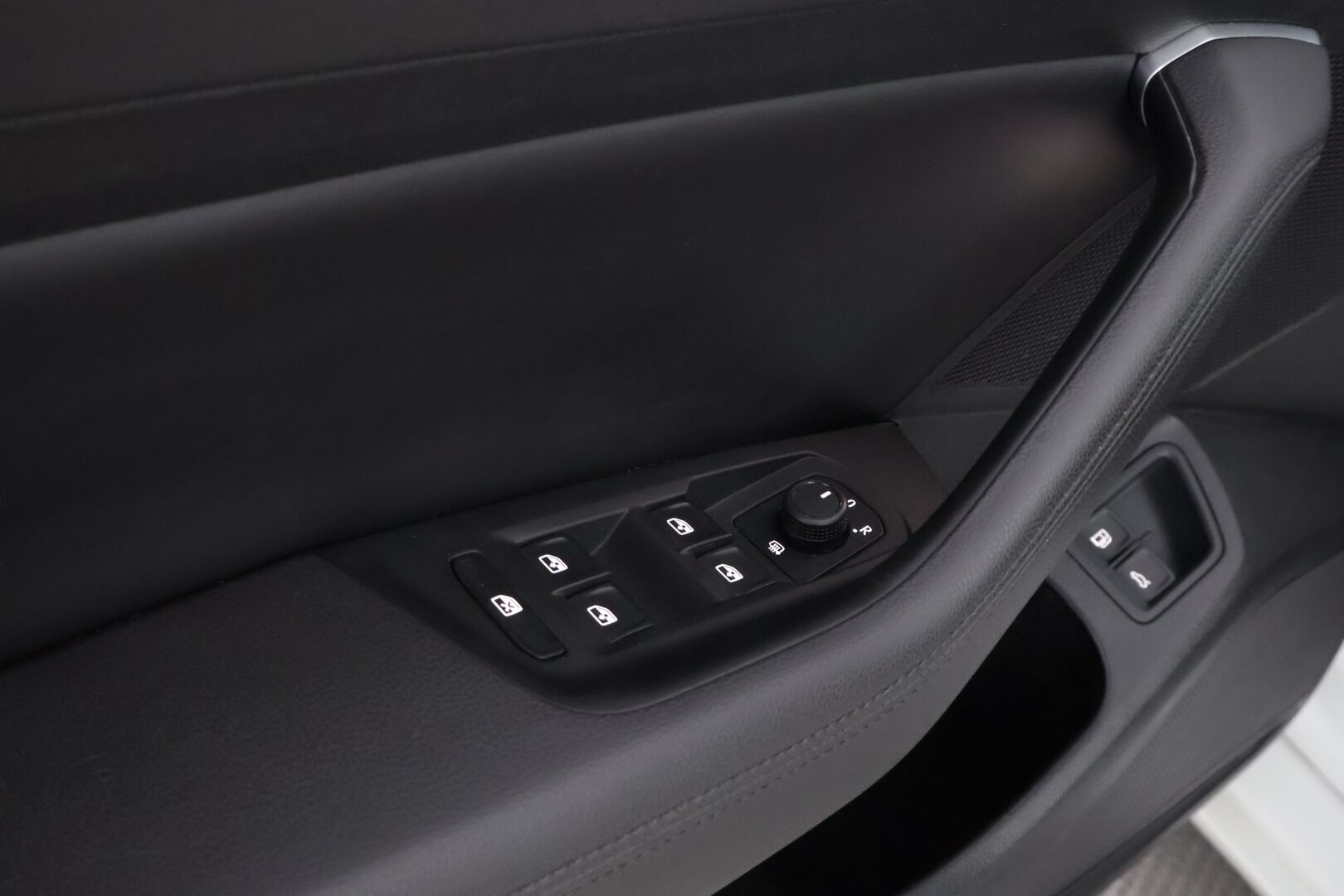 VOLKSWAGEN PASSAT 2018 Variant GTE Plug-In Hybrid 160 kW (218 hv) DSG-automaatti - Facelift | Vetokoukku | Adapt.Vakkari | Peruutuskamera | LED | Apple&Android | Nahka-Alcantara ergoComfort | Lisälämmitin | Juuri tullut Tampereelle!