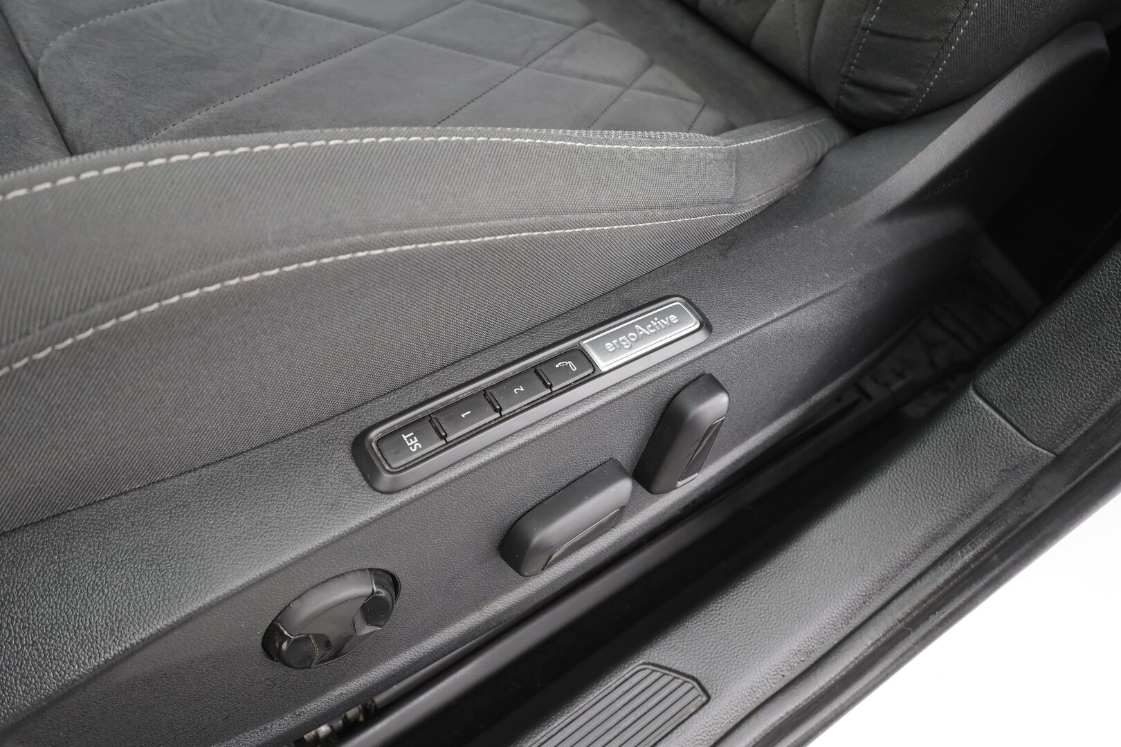 Volkswagen Golf 2022 Variant Style Business 1,5 eTSI 96 kW (MHEV) DSG-automaatti - | ACC | Pa-Lisälämmitin | Koukku | IQ-light LED | Muistipenkki | P.Kamera | Ratinlämmitys | 1.Om Suomi-auto | Kahdet Renkaat | Merkkihuollettu |