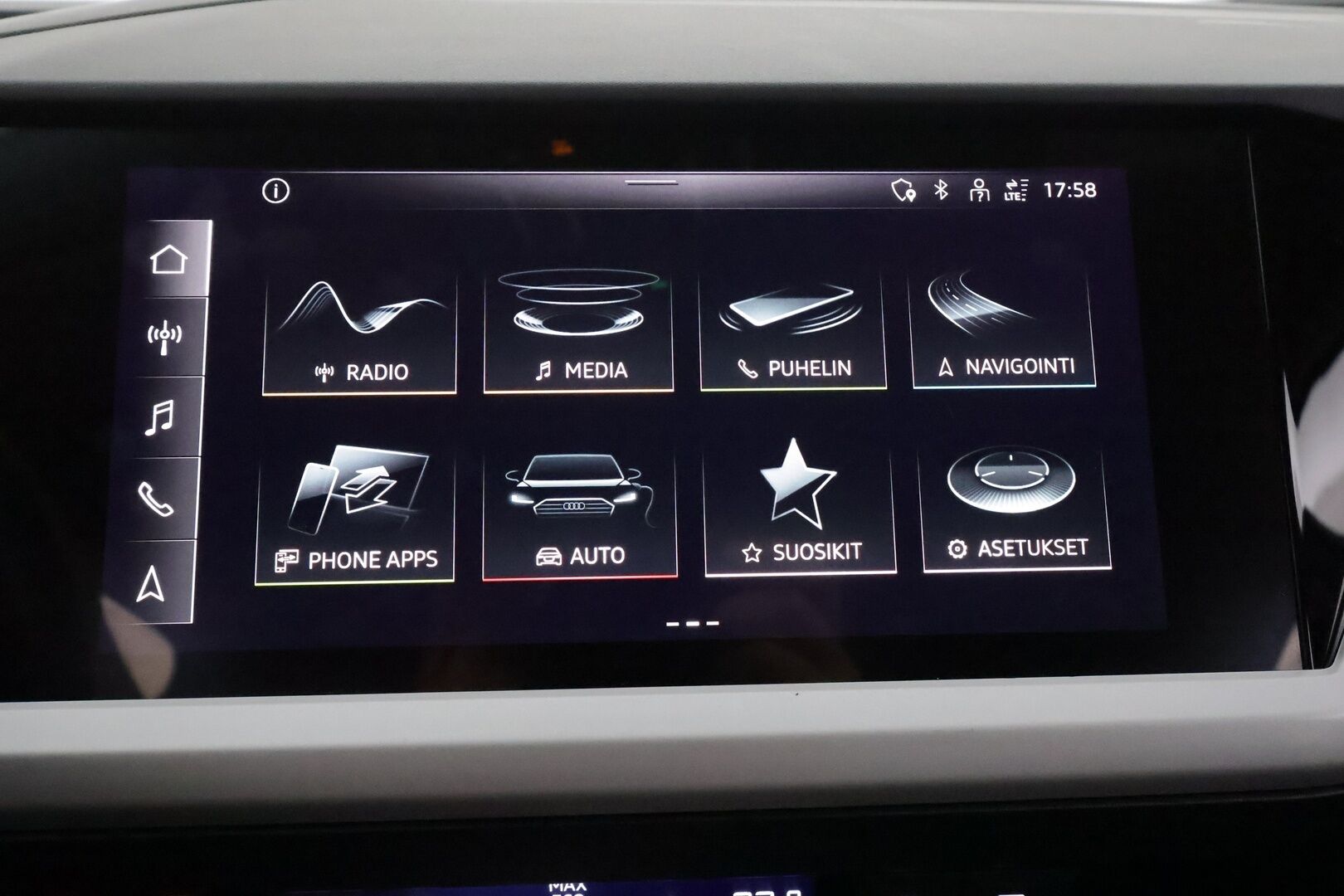 Audi Q4 e-tron 2022 40 Sportback ** Lämpöpumppu / Adapt.Vakkari / LED-valot / P.Kamera / Navi / Kaistavahti ** - Suomi-auto / Akku kuntotarkastettu / Kahdet Renkaat