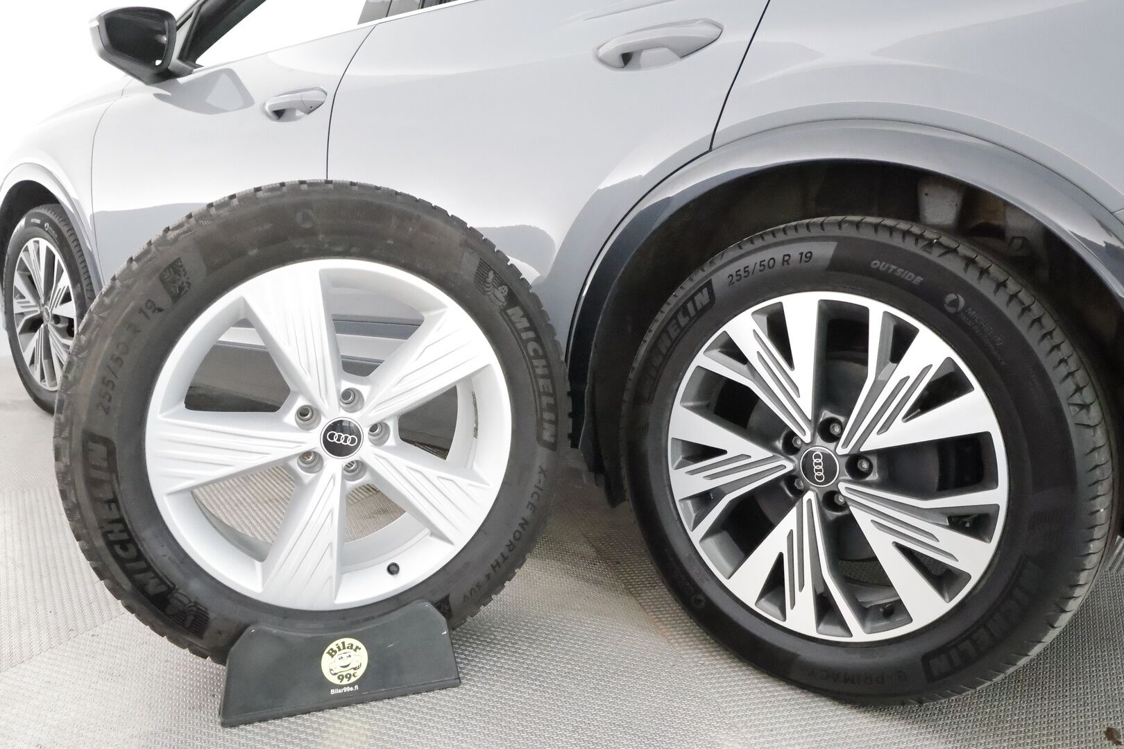 Audi Q4 e-tron 2022 40 e-tron Sportback ** Lämpöpumppu / Adapt.Vakkari / LED-valot / P.Kamera / Navi / Kaistavahti ** - SoH 96,1% / 1-om Suomi-auto / Akku kuntotarkastettu / 2x Latauskaapelit / Kahdet Renkaat