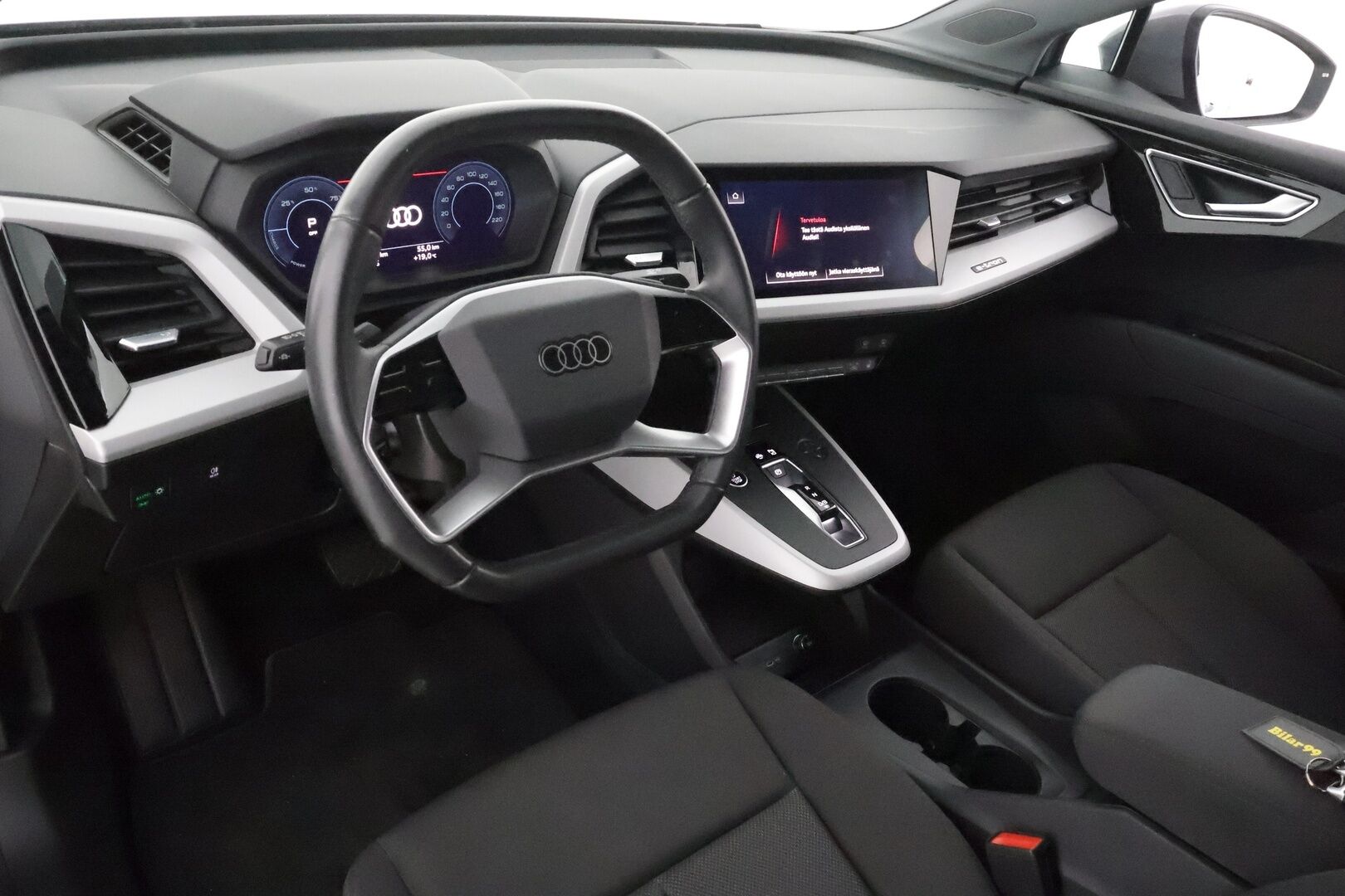 Audi Q4 e-tron 2022 40 e-tron Sportback ** Lämpöpumppu / Adapt.Vakkari / LED-valot / P.Kamera / Navi / Kaistavahti ** - SoH 96,1% / 1-om Suomi-auto / Akku kuntotarkastettu / 2x Latauskaapelit / Kahdet Renkaat
