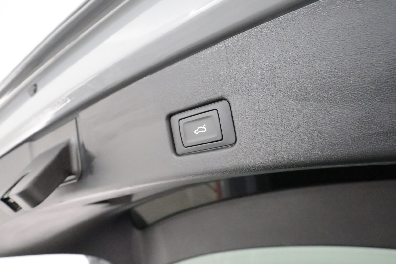 Audi Q4 e-tron 2022 40 Sportback ** Lämpöpumppu / Adapt.Vakkari / LED-valot / P.Kamera / Navi / Kaistavahti ** - Suomi-auto / Akku kuntotarkastettu / Kahdet Renkaat - HULLU BLACKWEEK KORKOTARJOUS 2,49%