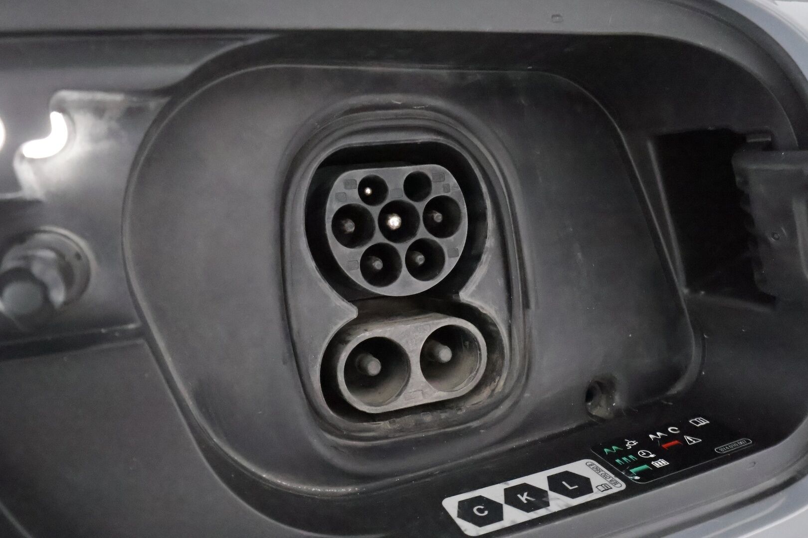 Audi Q4 e-tron 2022 40 Sportback ** Lämpöpumppu / Adapt.Vakkari / LED-valot / P.Kamera / Navi / Kaistavahti ** - Suomi-auto / Akku kuntotarkastettu / Kahdet Renkaat - HULLU BLACKWEEK KORKOTARJOUS 2,49%