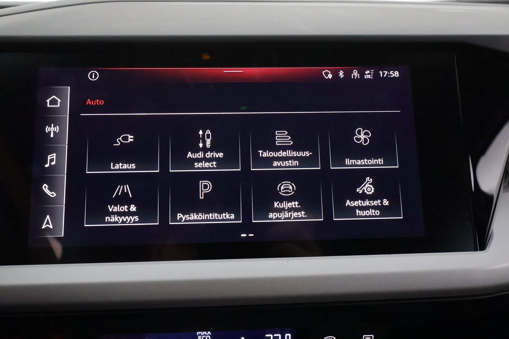 Audi Q4 e-tron 2022 40 Sportback ** Lämpöpumppu / Adapt.Vakkari / LED-valot / P.Kamera / Navi / Kaistavahti ** - Suomi-auto / Akku kuntotarkastettu / Kahdet Renkaat - HULLU BLACKWEEK KORKOTARJOUS 2,49%