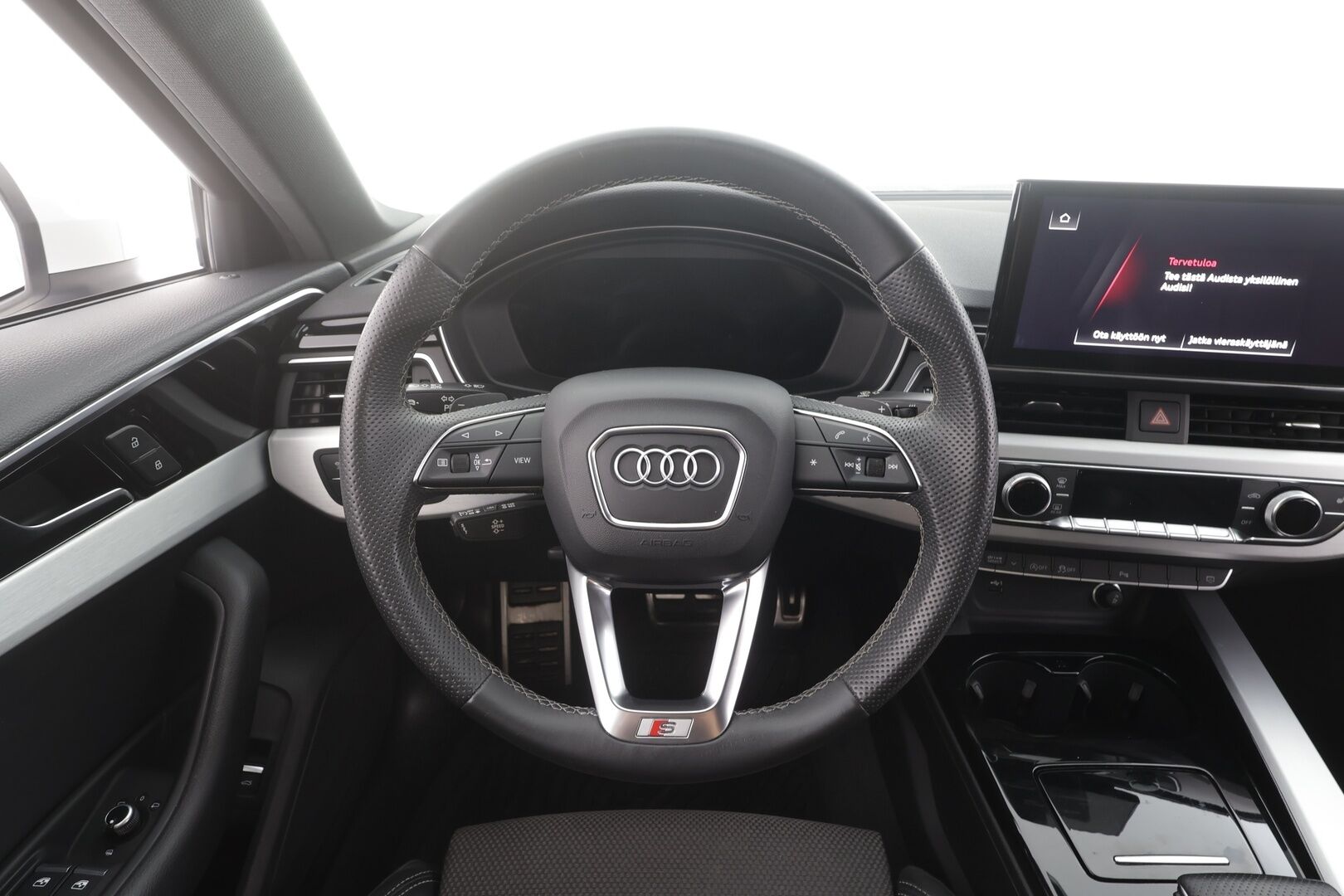Audi A4 2022 Sedan Business S line 40 TFSI 150 kW MHEV quattro S tronic - | Webasto | Koukku | Matrix-LED | P.Kamera | Sporttipenkit | Kaistavahti | Digimittaristo | Vakkari | 1-om Suomi-auto | Merkkihuollot | Kahdet renkaat |