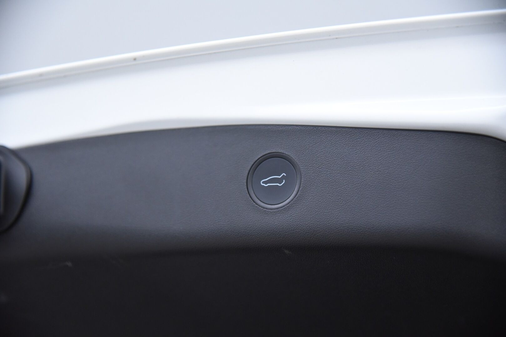 Tesla Model 3 2021 Long Range AWD Refresh / Lämpöpumppu / Matrix-LED / P-Kamera / 2x Renkaat ja Vanteet - Akku kuntotarkistettu! / Lasikatto / Premium Audio / Autopilot / Musta Nahkasisusta