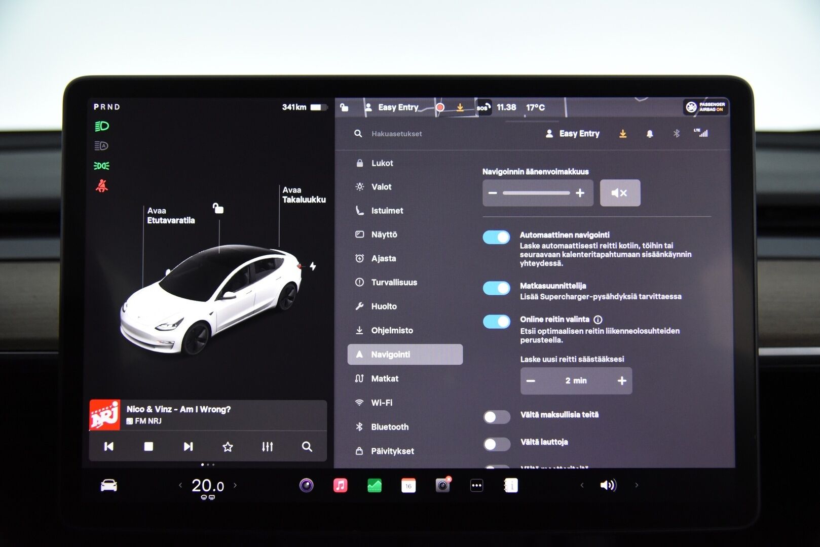 Tesla Model 3 2021 Long Range AWD Refresh / Lämpöpumppu / Matrix-LED / P-Kamera / 2x Renkaat ja Vanteet - Akku kuntotarkistettu! / Lasikatto / Premium Audio / Autopilot / Musta Nahkasisusta