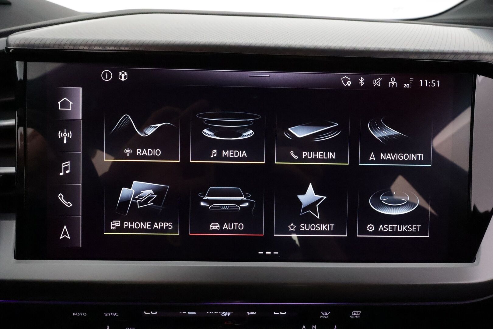 Audi Q4 e-tron 2022 40 Sportback **HUD / Lämpöpumppu / Adapt.Vakkari / LED-valot / P.kamera Sporttipenkki Muistilla / Navi / Keyless** - 3,99 % KORKOTARJOUS TÄHÄN AUTOON - 1-om Suomi-auto / 2x Latauskaapelit / Kahdet Renkaat / Merkkihuollettu!