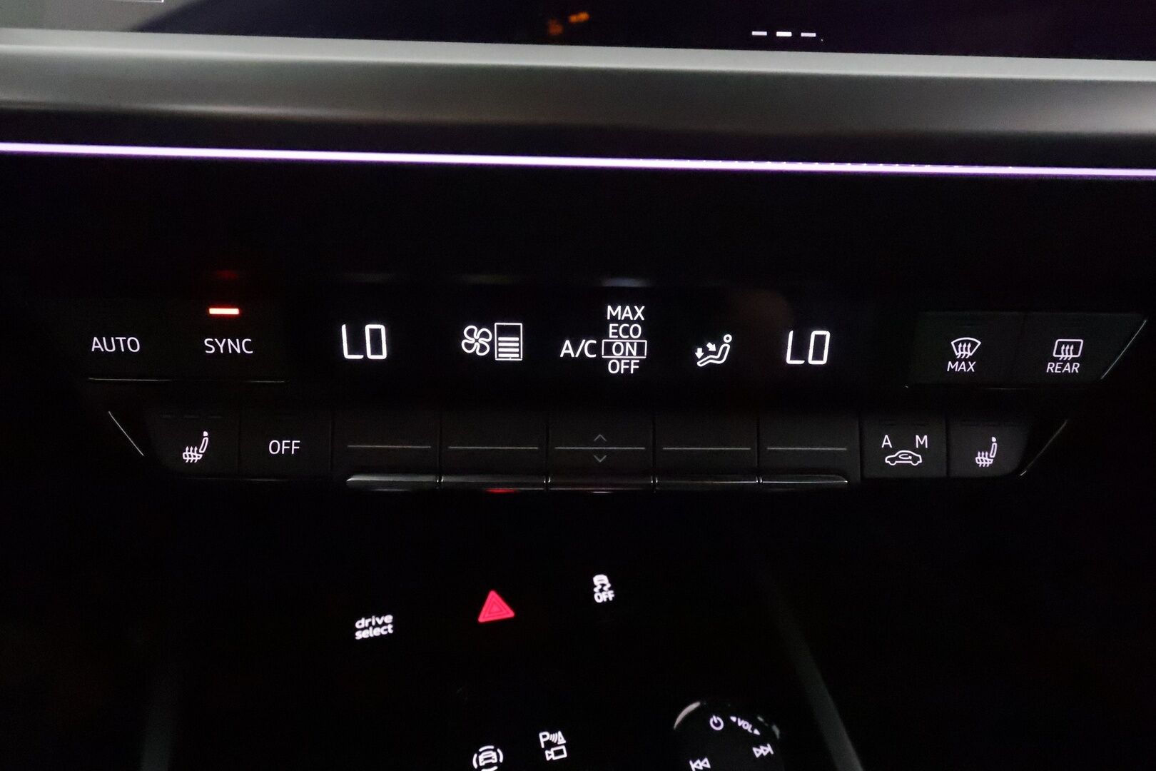 Audi Q4 e-tron 2022 40 Sportback **HUD / Lämpöpumppu / Adapt.Vakkari / LED-valot / P.kamera Sporttipenkki Muistilla / Navi / Keyless** - 3,99 % KORKOTARJOUS TÄHÄN AUTOON - 1-om Suomi-auto / 2x Latauskaapelit / Kahdet Renkaat / Merkkihuollettu!