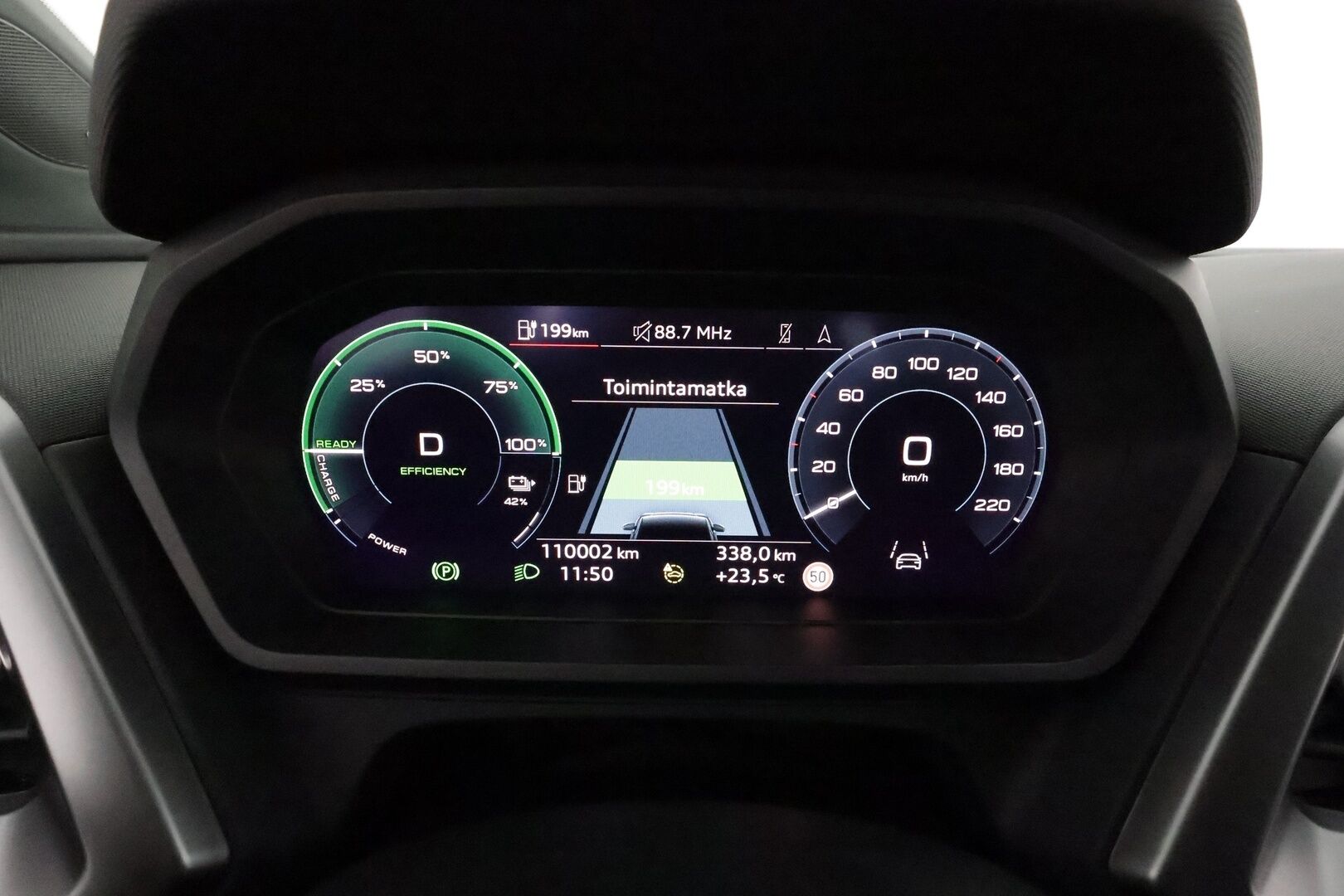 Audi Q4 e-tron 2022 40 Sportback **HUD / Lämpöpumppu / Adapt.Vakkari / LED-valot / P.kamera Sporttipenkki Muistilla / Navi / Keyless** - 3,99 % KORKOTARJOUS TÄHÄN AUTOON - 1-om Suomi-auto / 2x Latauskaapelit / Kahdet Renkaat / Merkkihuollettu!