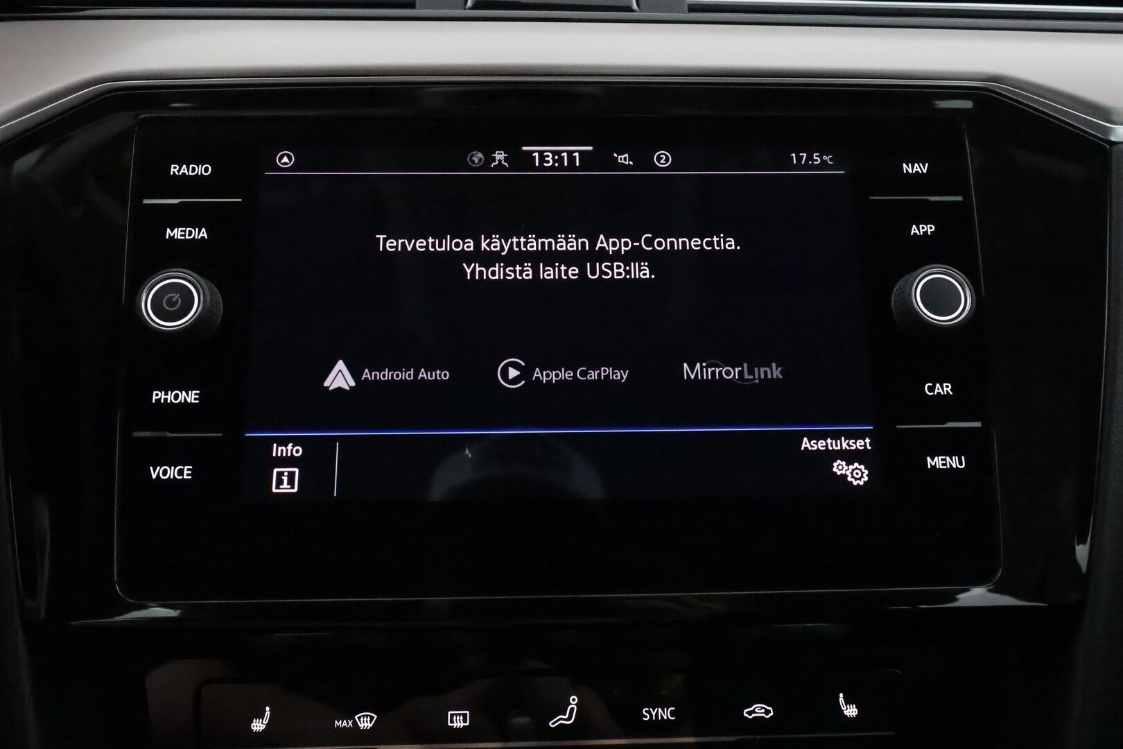 Volkswagen Passat 2022 Variant R-Line 2,0 TDI EVO SCR 110 kW DSG ** Webasto / Koukku / Adapt.Vakkari / P.Kamera / Matrix-LED / Kaistavahti ** - 1.Om Suomi-auto / Kahdet Renkaat