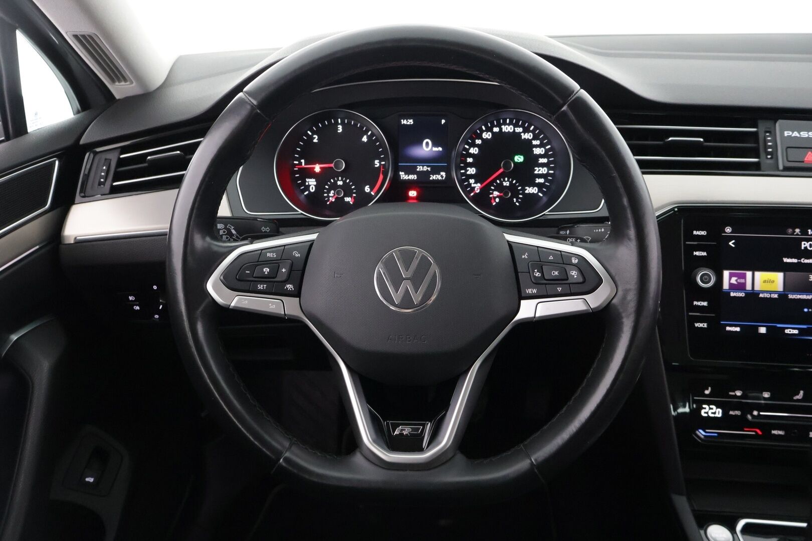 Volkswagen Passat 2022 Variant R-Line 2,0 TDI EVO SCR 110 kW DSG *ALV / Webasto / ACC / Koukku / P.Kamera / Matrix-LED / Kaistavahti* - 2.Om Suomi-auto / Näyttävä yksilö / 2x renkaat