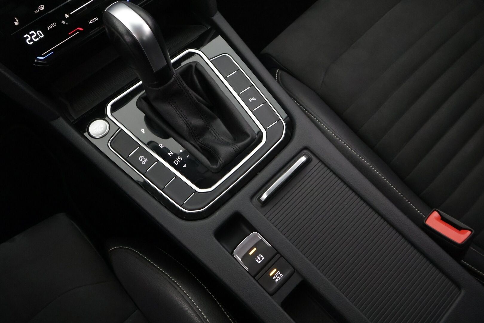Volkswagen Passat 2022 Variant R-Line 2,0 TDI EVO SCR 110 kW DSG *ALV / Webasto / ACC / Koukku / P.Kamera / Matrix-LED / Kaistavahti* - 2.Om Suomi-auto / Kahdet Renkaat