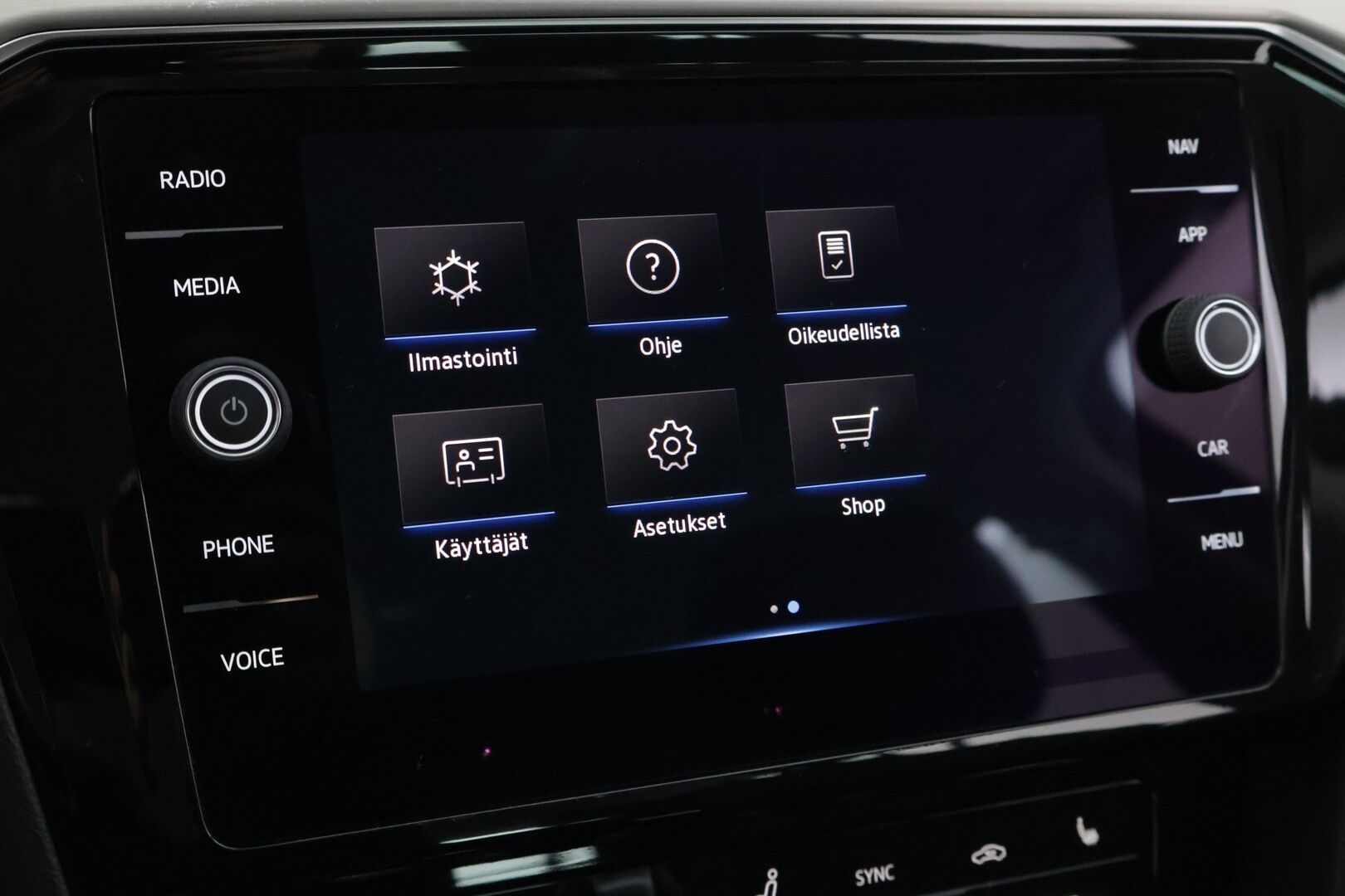 Volkswagen Passat 2022 Variant R-Line 2,0 TDI EVO SCR 110 kW DSG *ALV / Webasto / ACC / Koukku / P.Kamera / Matrix-LED / Kaistavahti* - 2.Om Suomi-auto / Kahdet Renkaat