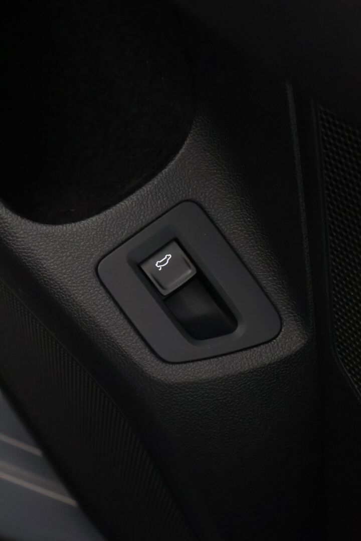 Volkswagen Passat 2022 Variant R-Line 2,0 TDI EVO SCR 110 kW DSG *ALV / Webasto / ACC / Koukku / P.Kamera / Matrix-LED / Kaistavahti* - 2.Om Suomi-auto / Kahdet Renkaat