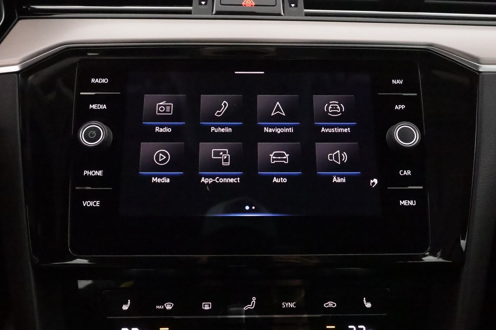 Volkswagen Passat 2022 Variant R-Line 2,0 TDI EVO SCR 110 kW DSG ** Webasto / Koukku / Adapt.Vakkari / P.Kamera / Matrix-LED / Kaistavahti ** - 1.Om Suomi-auto / Kahdet Renkaat