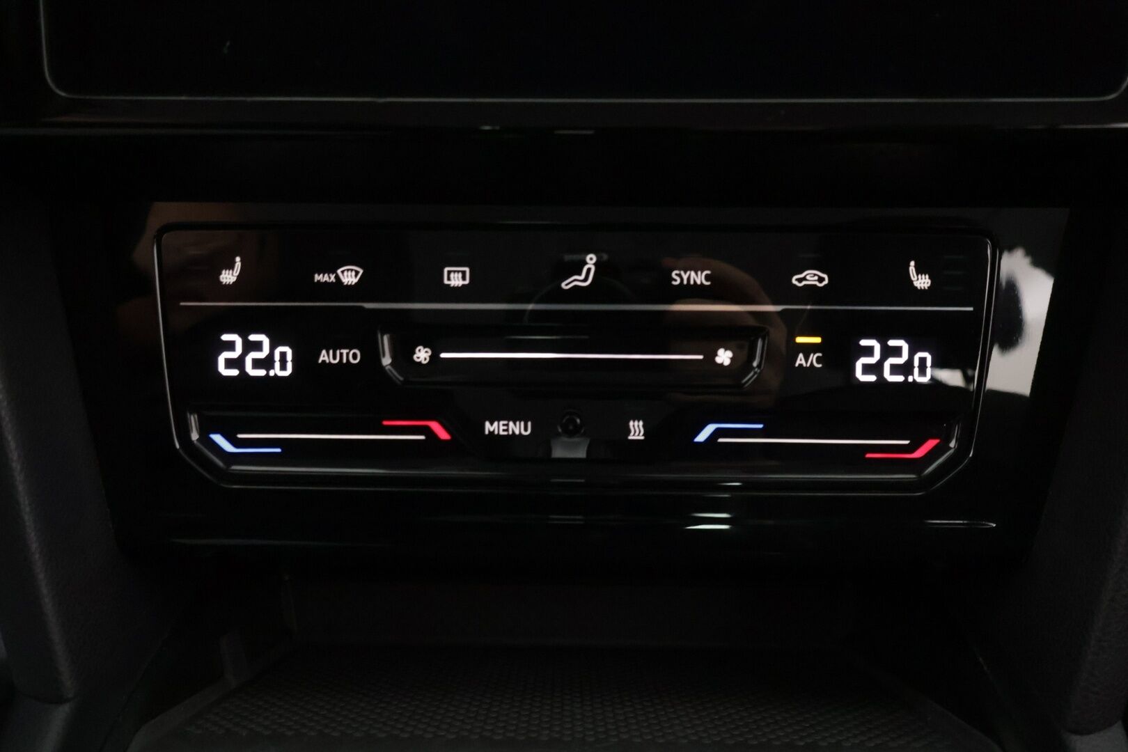 Volkswagen Passat 2022 Variant R-Line 2,0 TDI EVO SCR 110 kW DSG *ALV / Webasto / ACC / Koukku / P.Kamera / Matrix-LED / Kaistavahti* - 2.Om Suomi-auto / Kahdet Renkaat