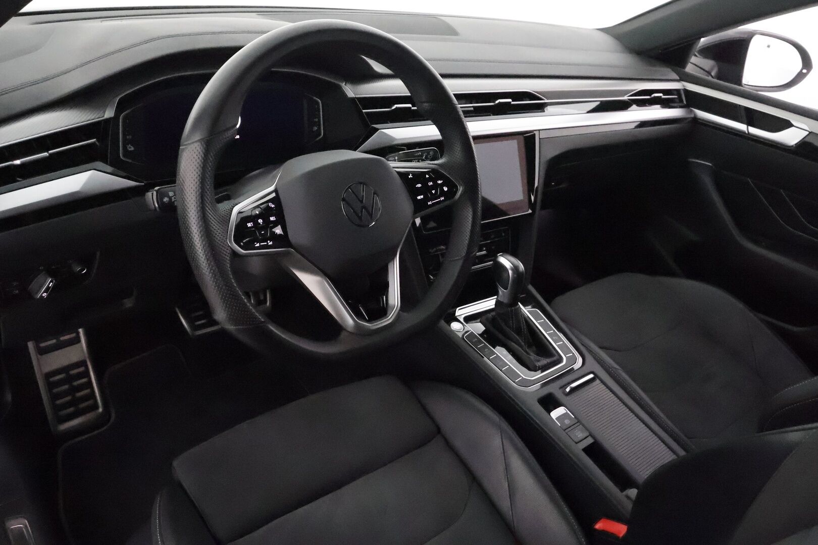 Volkswagen Arteon 2022 Shooting Brake R-Line Business eHybrid 160 kW DSG **HUD / Webasto / Koukku /  ACC / P.kamera / Adapt.LED / Navi** - Suomi-auto / 2x Latauskaapelit / Kahdet Renkaat / Merkkihuollettu!