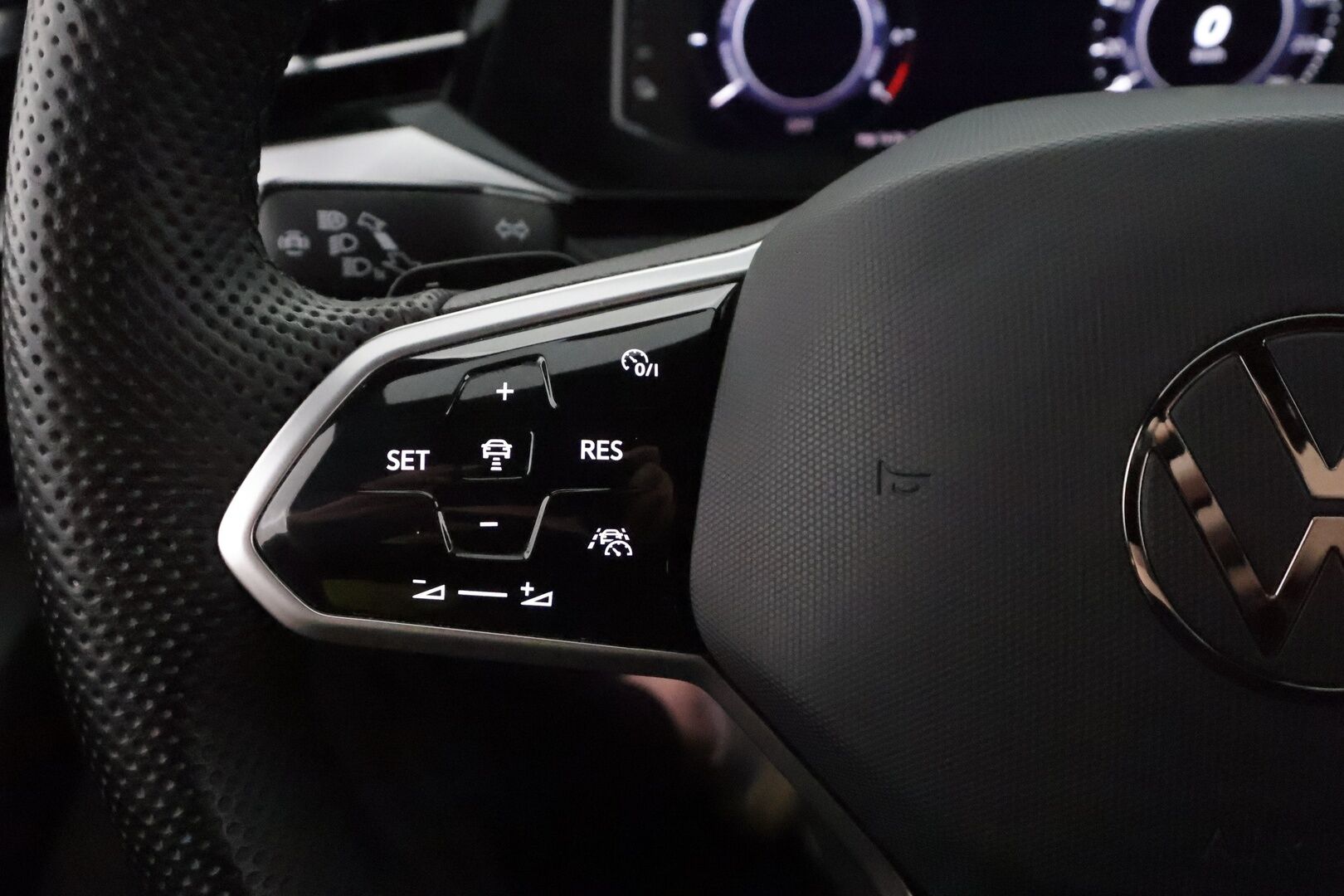 Volkswagen Arteon 2022 Shooting Brake R-Line Business eHybrid 160 kW DSG **HUD / Webasto / Koukku /  ACC / P.kamera / Adapt.LED / Navi** - Suomi-auto / 2x Latauskaapelit / Kahdet Renkaat / Merkkihuollettu!