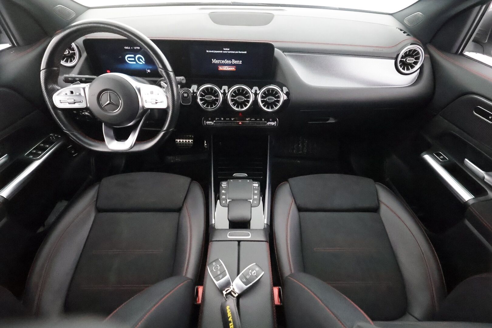 Mercedes-Benz EQA 2021 250 AMG - | Distronic+ | ILP | Koukku | Nahka-alcantara | Sporttipenkit | Widescreen | Ambient light | Nahka-alcantara | P.kamera | LED | BSM |