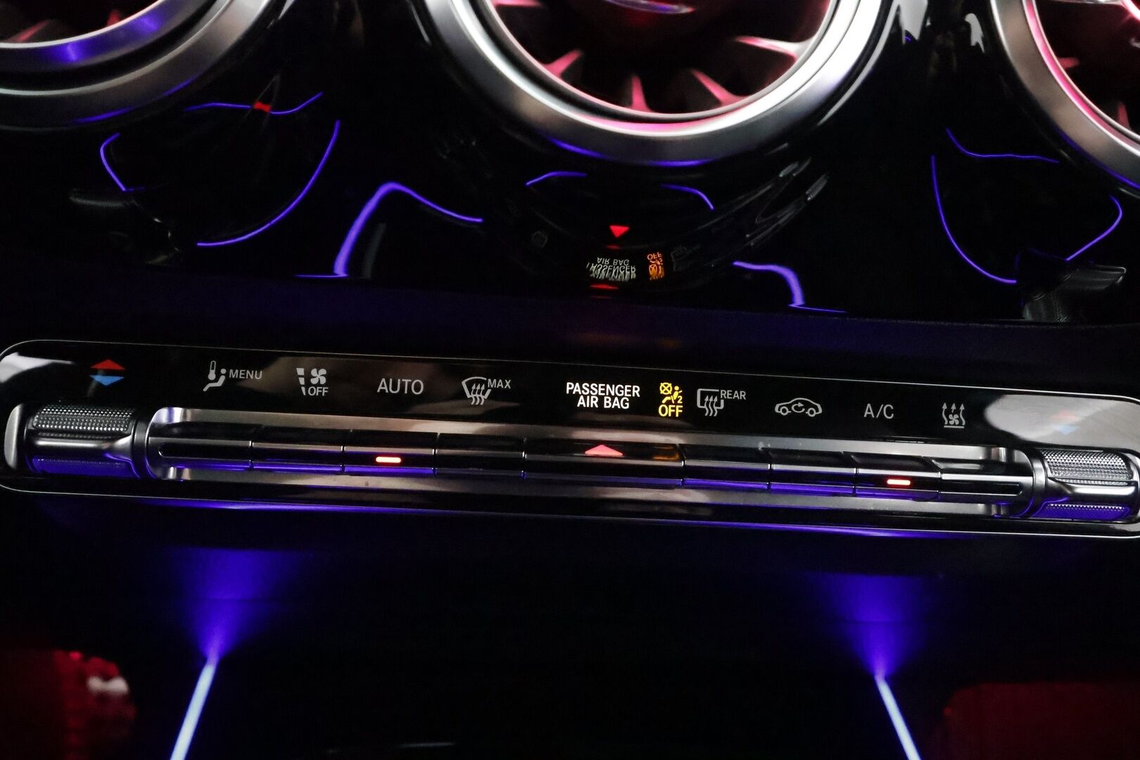 Mercedes-Benz EQA 2021 250 AMG - | Distronic+ | ILP | Koukku | Nahka-alcantara | Sporttipenkit | Widescreen | Ambient light | Nahka-alcantara | P.kamera | LED | BSM |