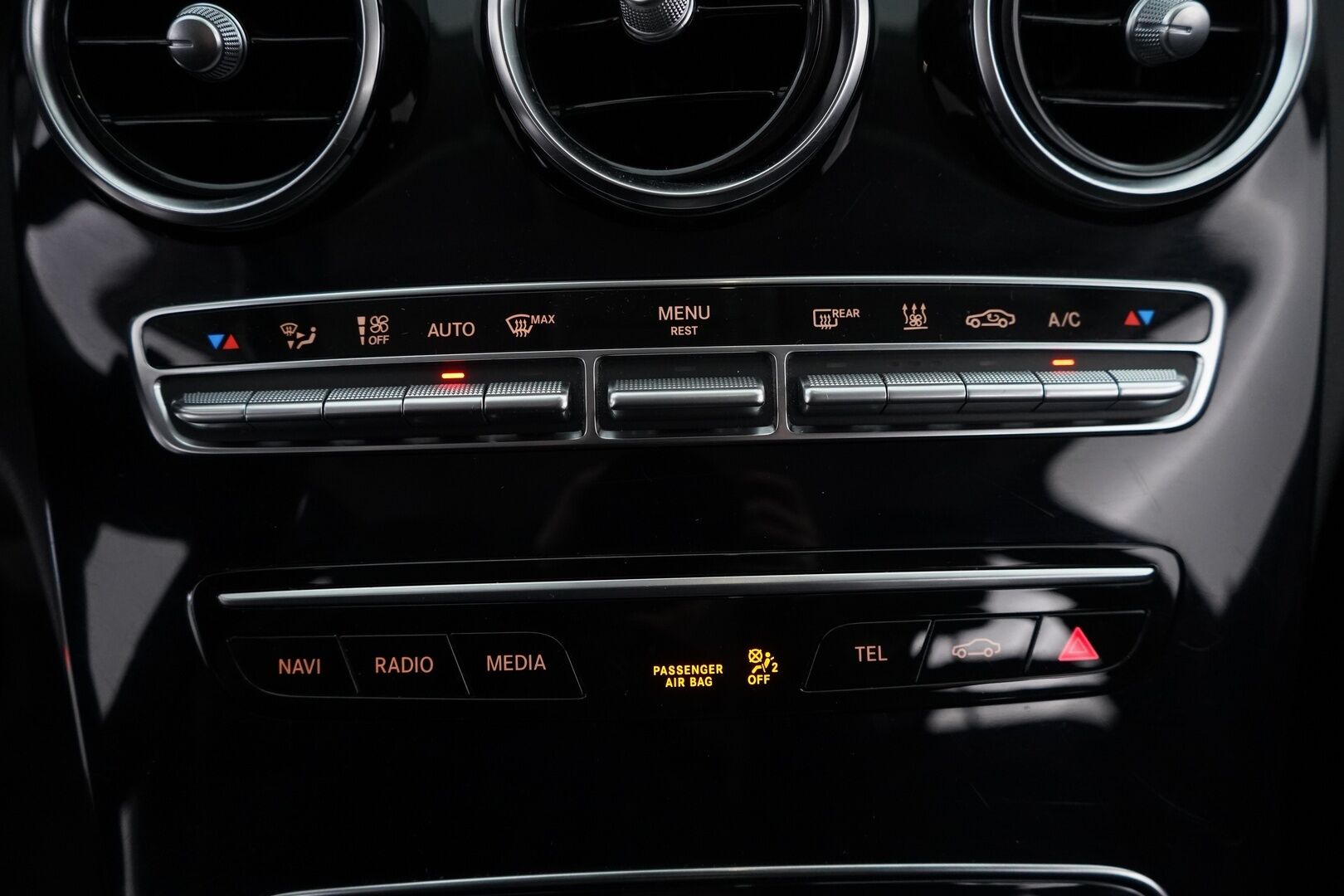 MERCEDES-BENZ C 2020 300de Avantgarde *ACC / HUD / Navi / Kamera / Koukku / Tutkat * - Kahdet Mersun vanteet / Juuri huollettu 9.25 / Säännöllinen huoltohistoria 