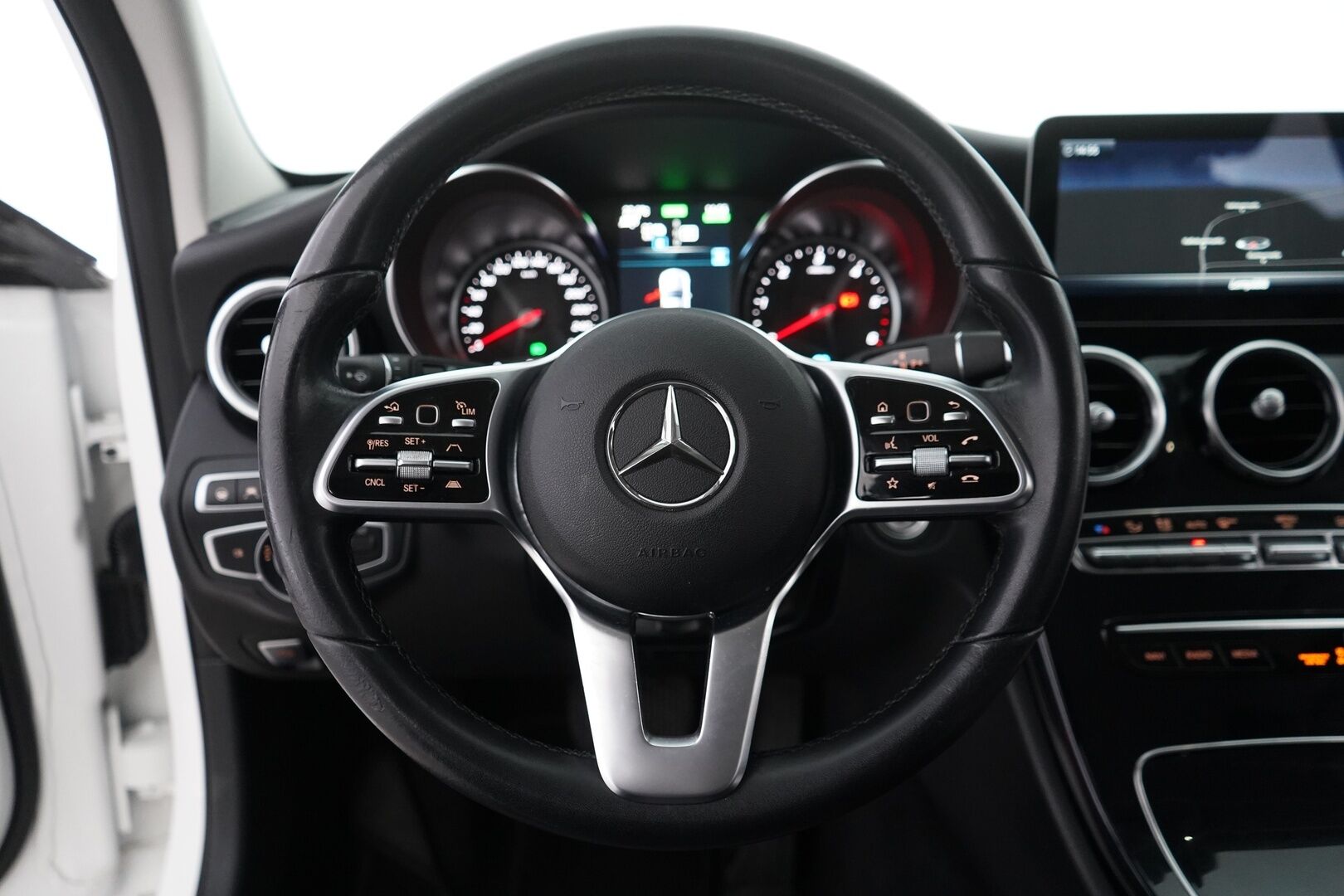 MERCEDES-BENZ C 2020 300de Avantgarde *ACC / HUD / Navi / Kamera / Koukku / Tutkat * - Kahdet Mersun vanteet / Juuri huollettu 9.25 / Säännöllinen huoltohistoria 