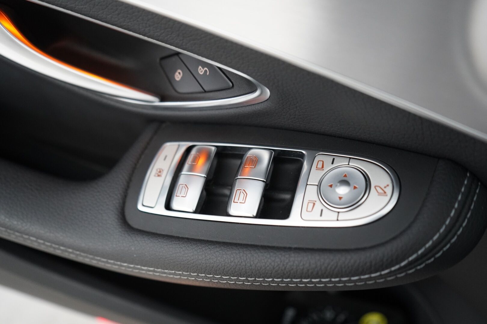 MERCEDES-BENZ C 2020 300de Avantgarde *ACC / HUD / Navi / Kamera / Koukku / Tutkat * - KATSO TÄYSIN POIKKEUKSELLINEN HINTA! / Kahdet Mersun vanteet / Juuri huollettu ja katsastettu / Akku kuntotarkastettu / - HULLUT AVAJAISHULINAT KORKOTARJOUS 3,29 %