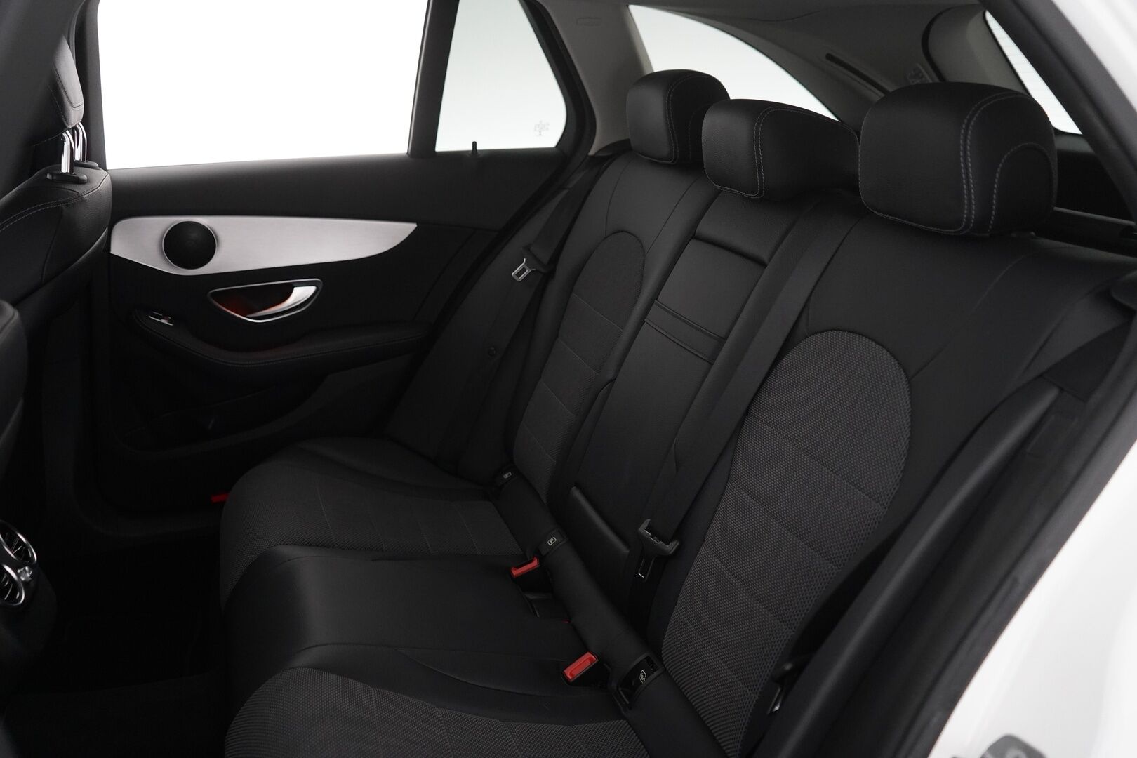 MERCEDES-BENZ C 2020 300de Avantgarde *ACC / HUD / Navi / Kamera / Koukku / Tutkat * - Kahdet Mersun vanteet / Juuri huollettu 9.25 / Säännöllinen huoltohistoria 