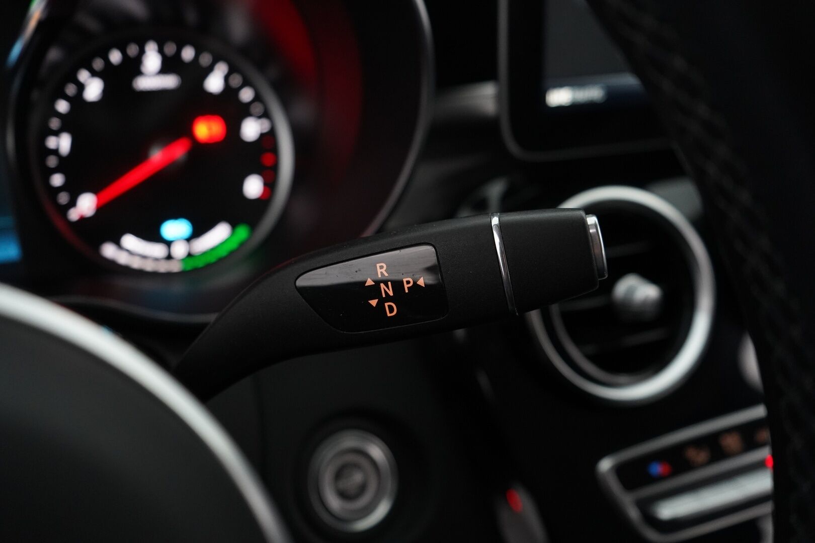 MERCEDES-BENZ C 2020 300de Avantgarde *ACC / HUD / Navi / Kamera / Koukku / Tutkat * - KATSO TÄYSIN POIKKEUKSELLINEN HINTA! / Kahdet Mersun vanteet / Juuri huollettu ja katsastettu / Akku kuntotarkastettu / - HULLUT AVAJAISHULINAT KORKOTARJOUS 3,29 %